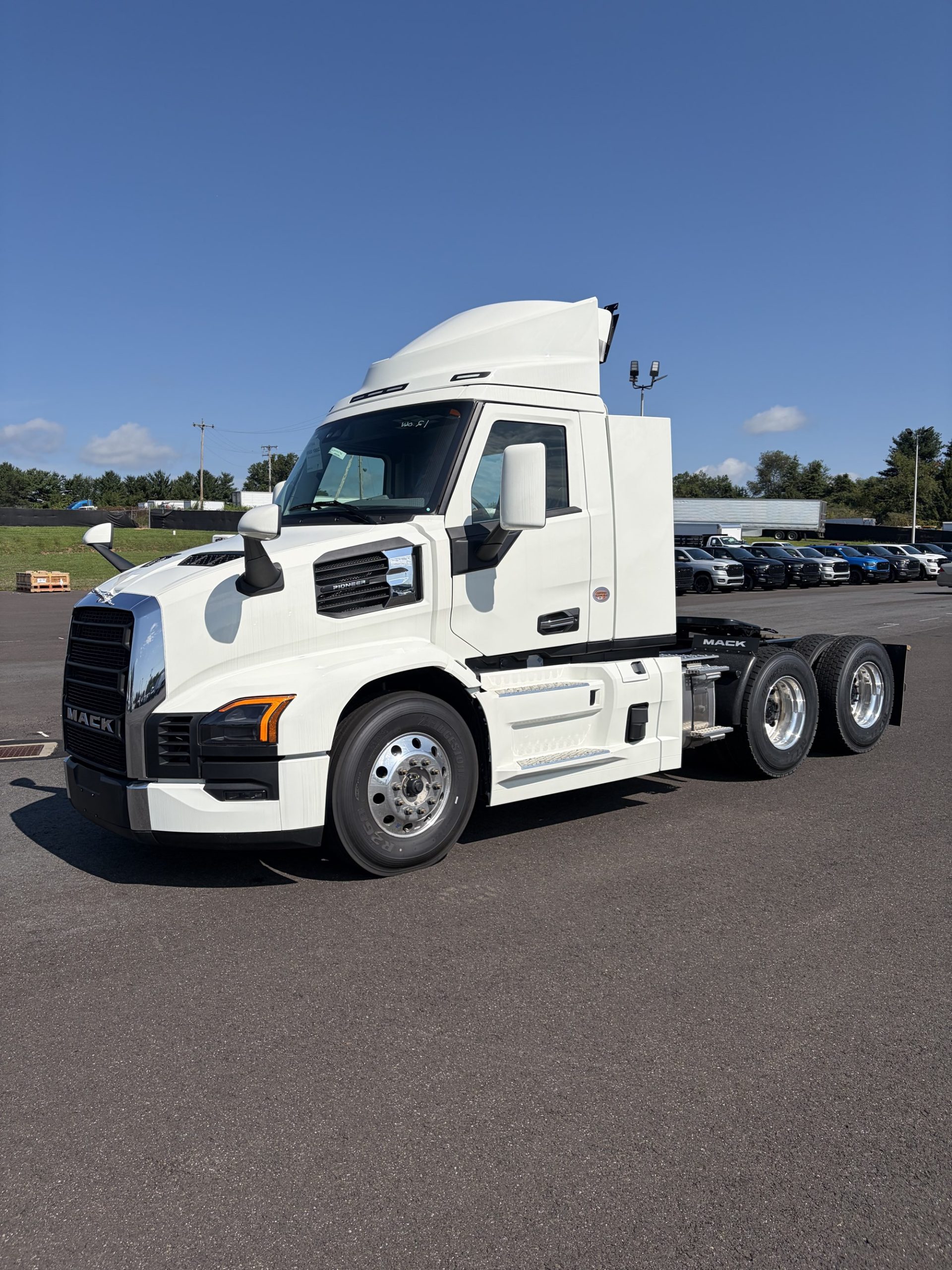 2026 MACK PIONEER 64T MOD 2026 MACK PIONEER 64T MOD - image 3 of 6