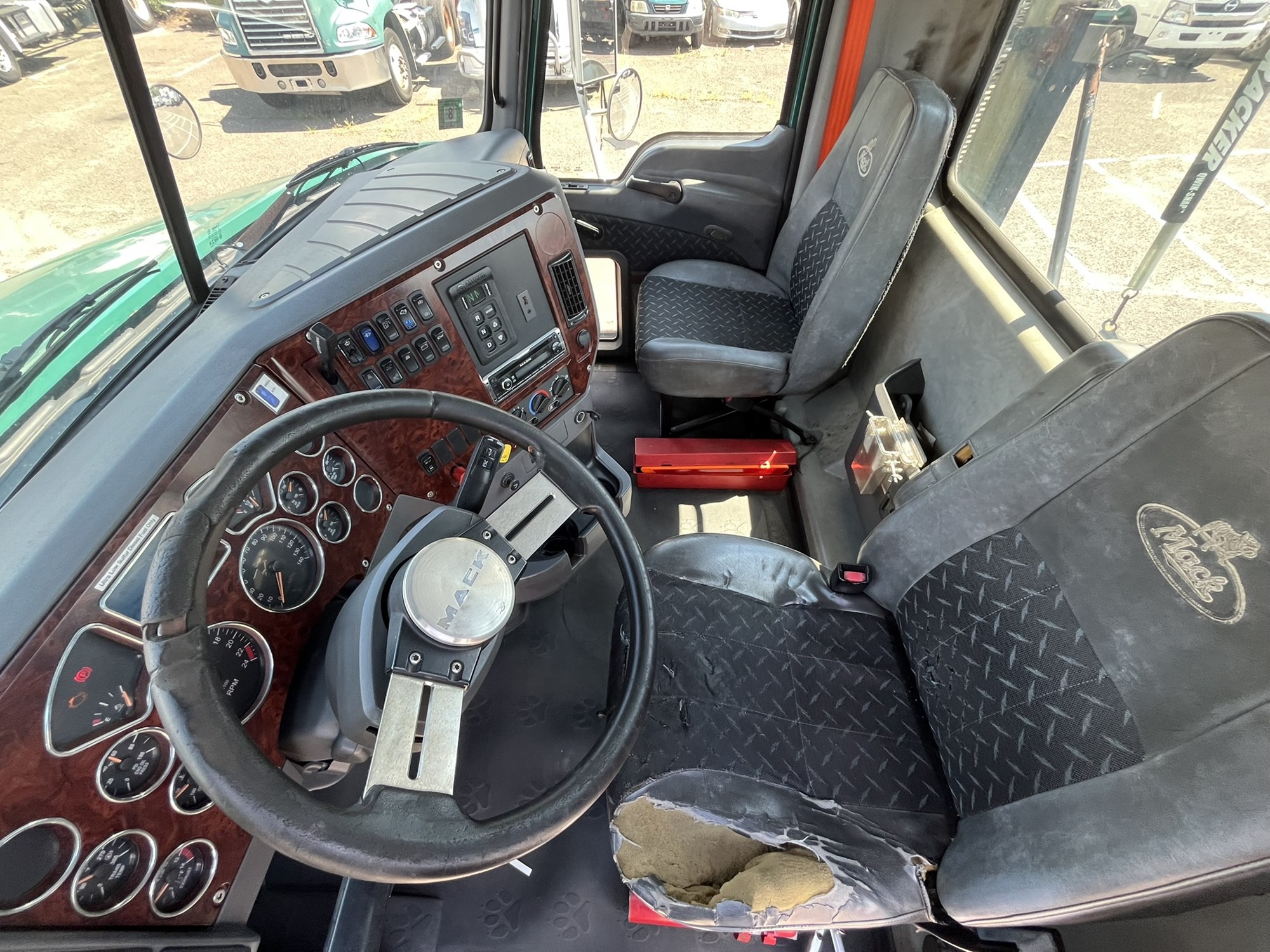 2015 MACK CXU612 1121658-11 2015 MACK CXU612 1121658-11