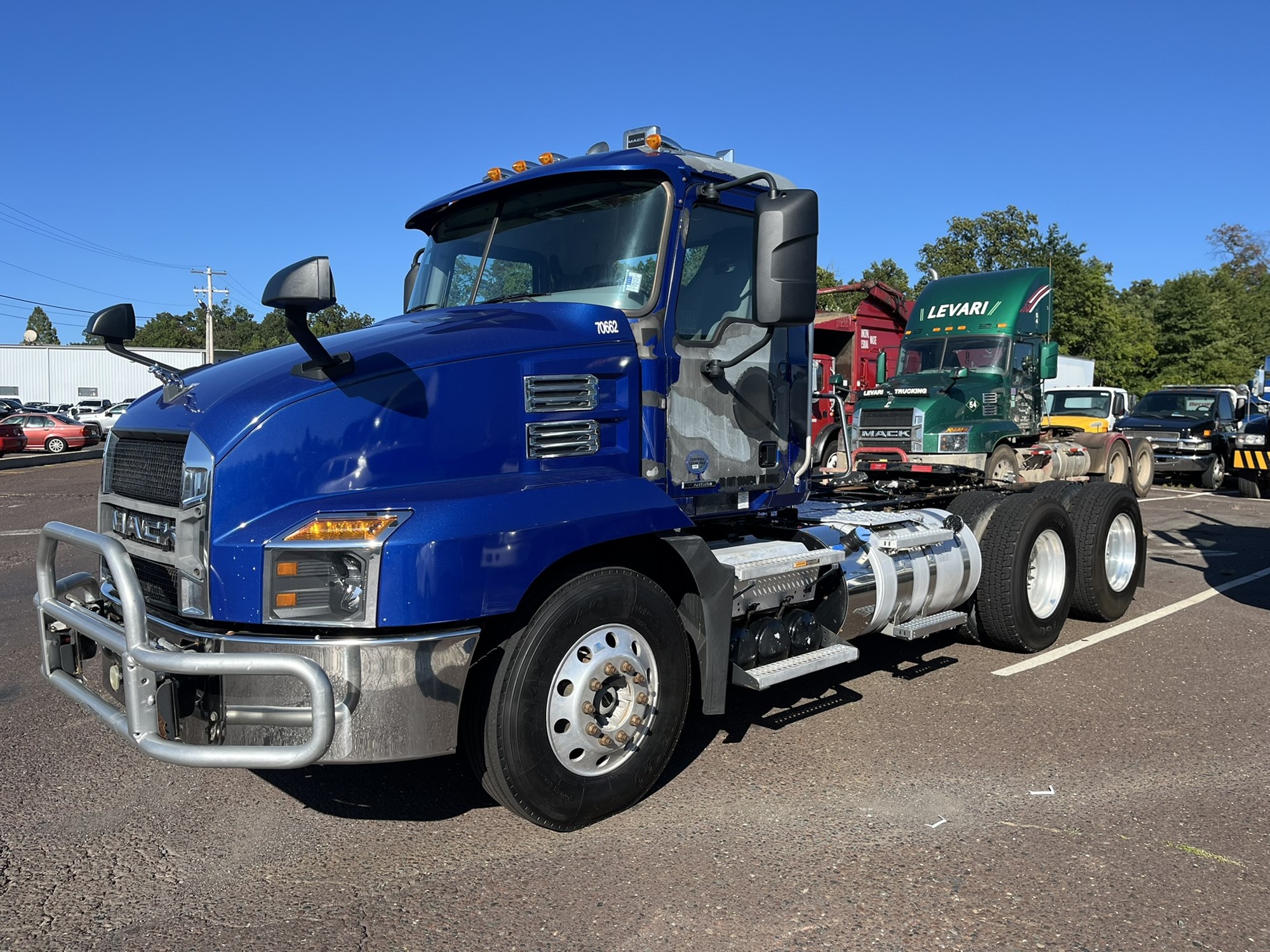 2020 MACK AN64T 2020 MACK AN64T - image 1 of 3