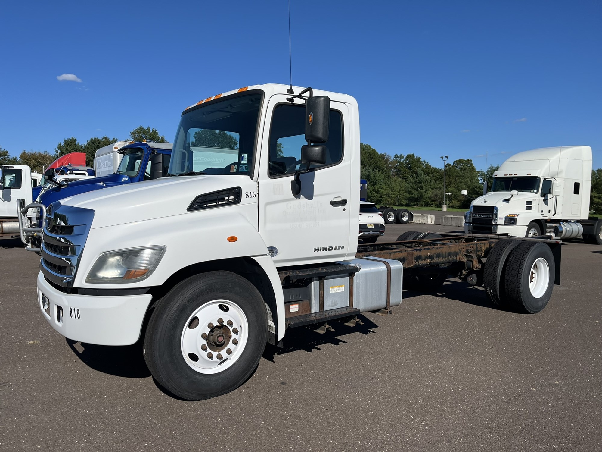 2018 HINO 268A 2018 HINO 268A - image 1 of 6