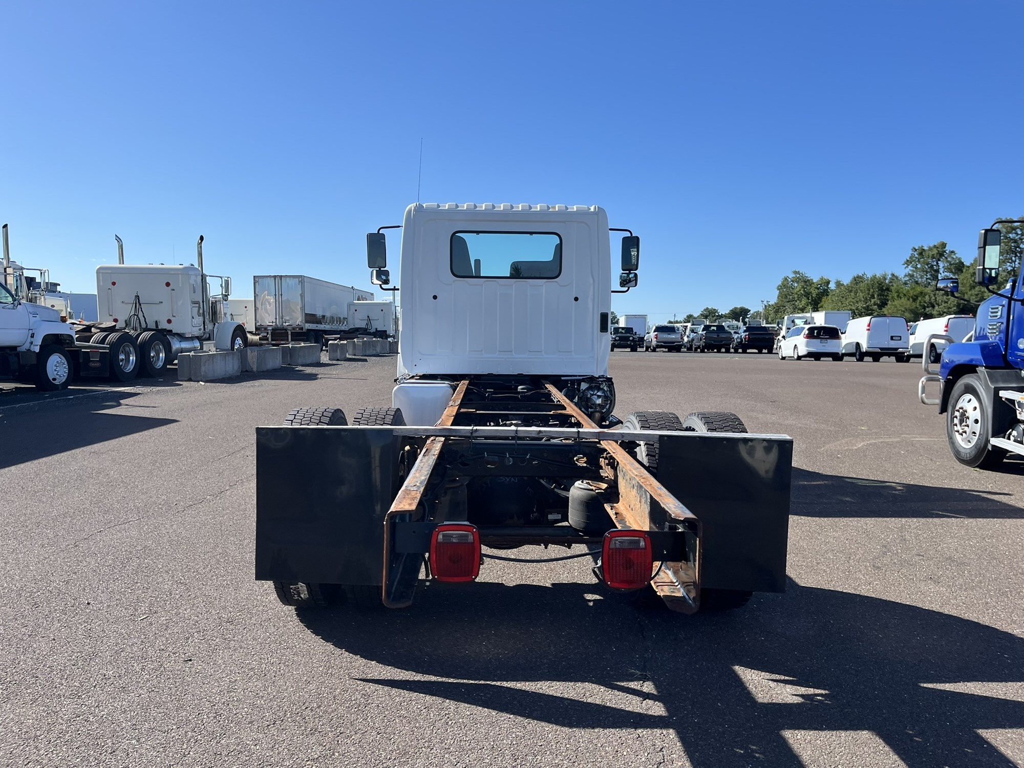 2018 HINO 268A 2018 HINO 268A - image 5 of 6