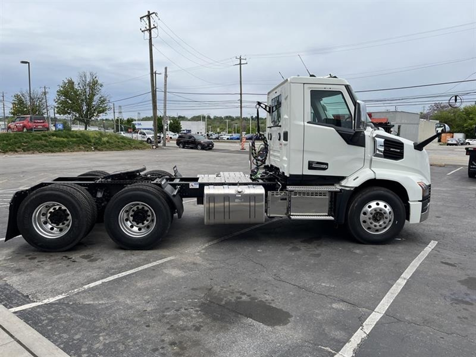 2027 MACK ANTHEM GEN2 64T 2027 MACK ANTHEM GEN2 64T - image 4 of 6