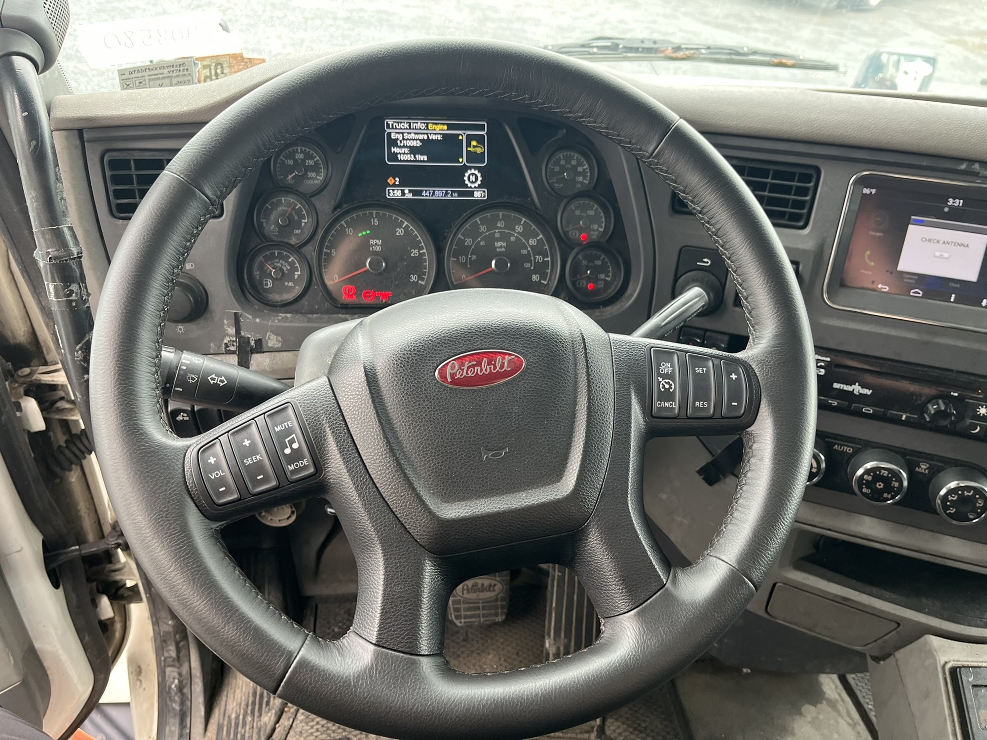 2017 PETERBILT 579 1108850-03 2017 PETERBILT 579 1108850-03