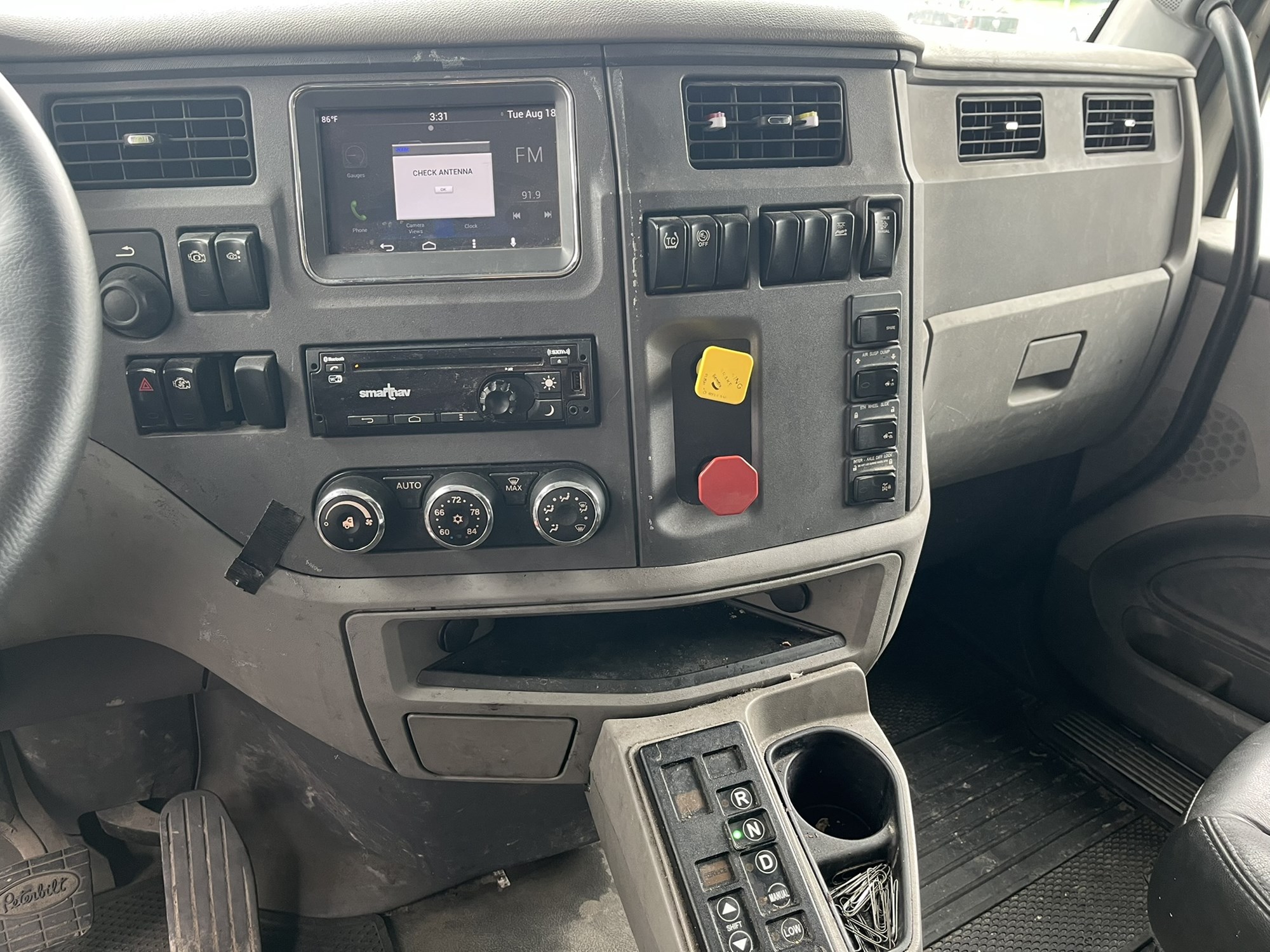 2017 PETERBILT 579 1108850-04 2017 PETERBILT 579 1108850-04