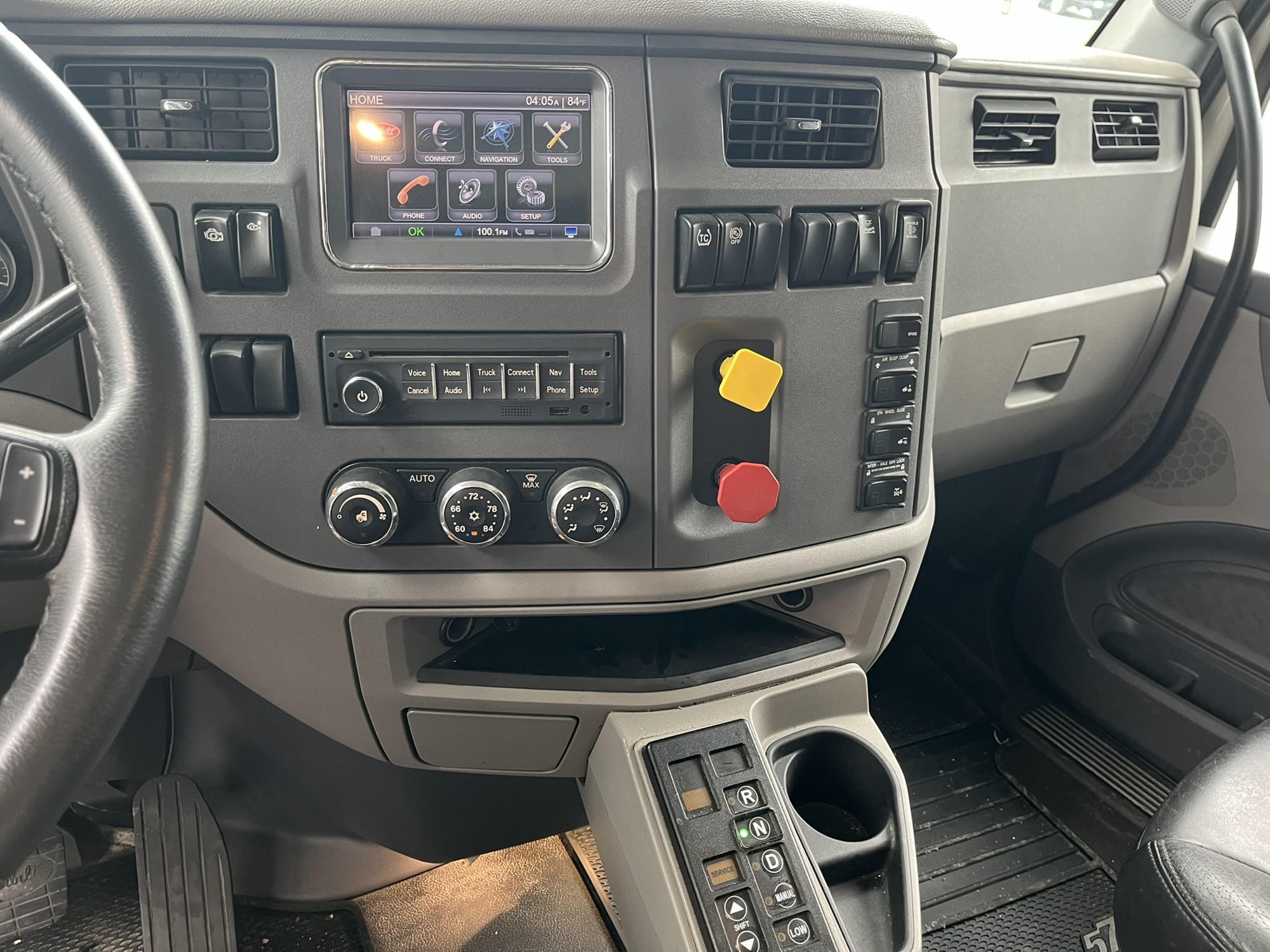 2015 Peterbilt 579 1114214-04 2015 Peterbilt 579 1114214-04