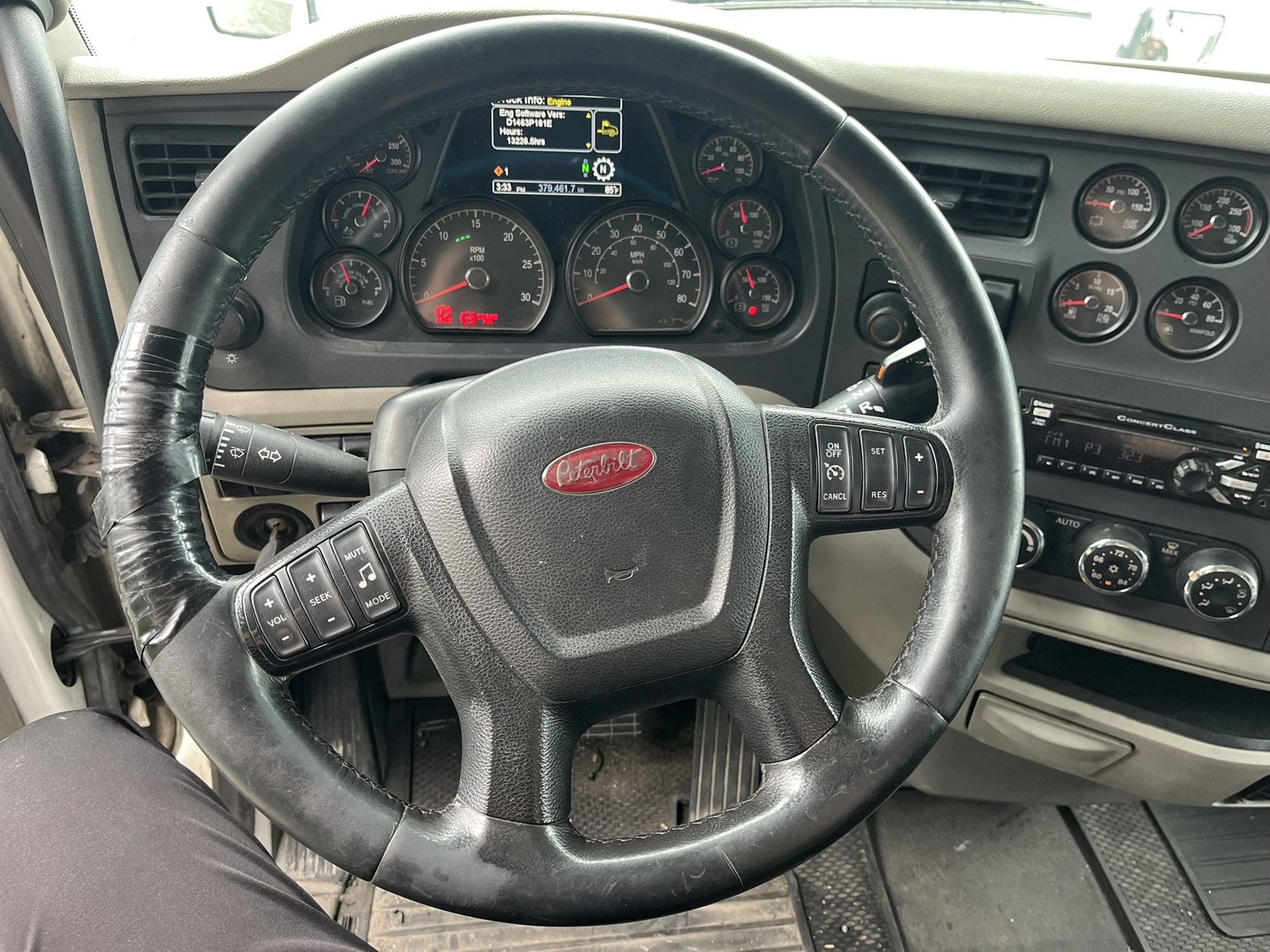 2019 PETERBILT 579 1119058-03 2019 PETERBILT 579 1119058-03