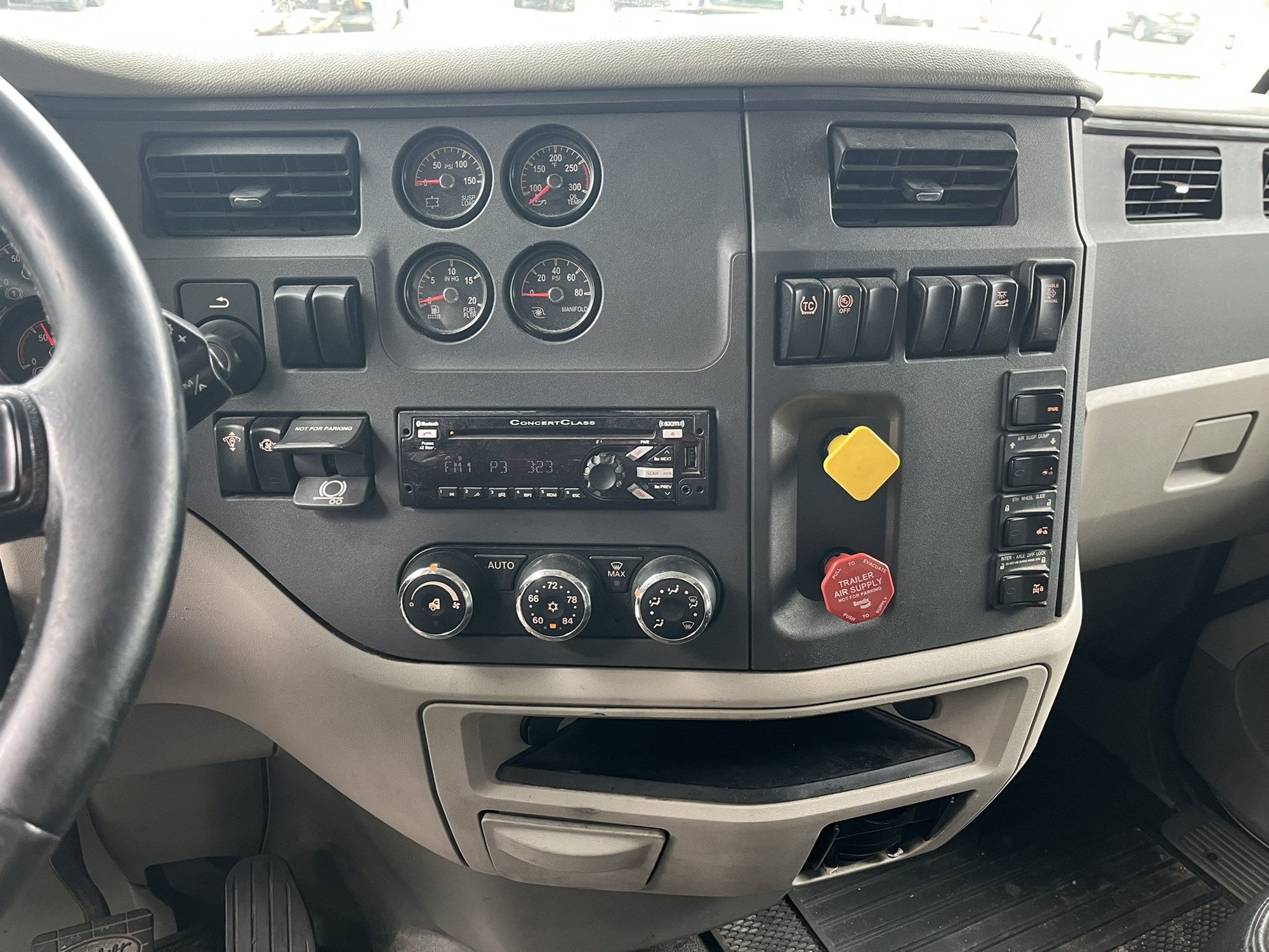 2019 PETERBILT 579 1119058-04 2019 PETERBILT 579 1119058-04