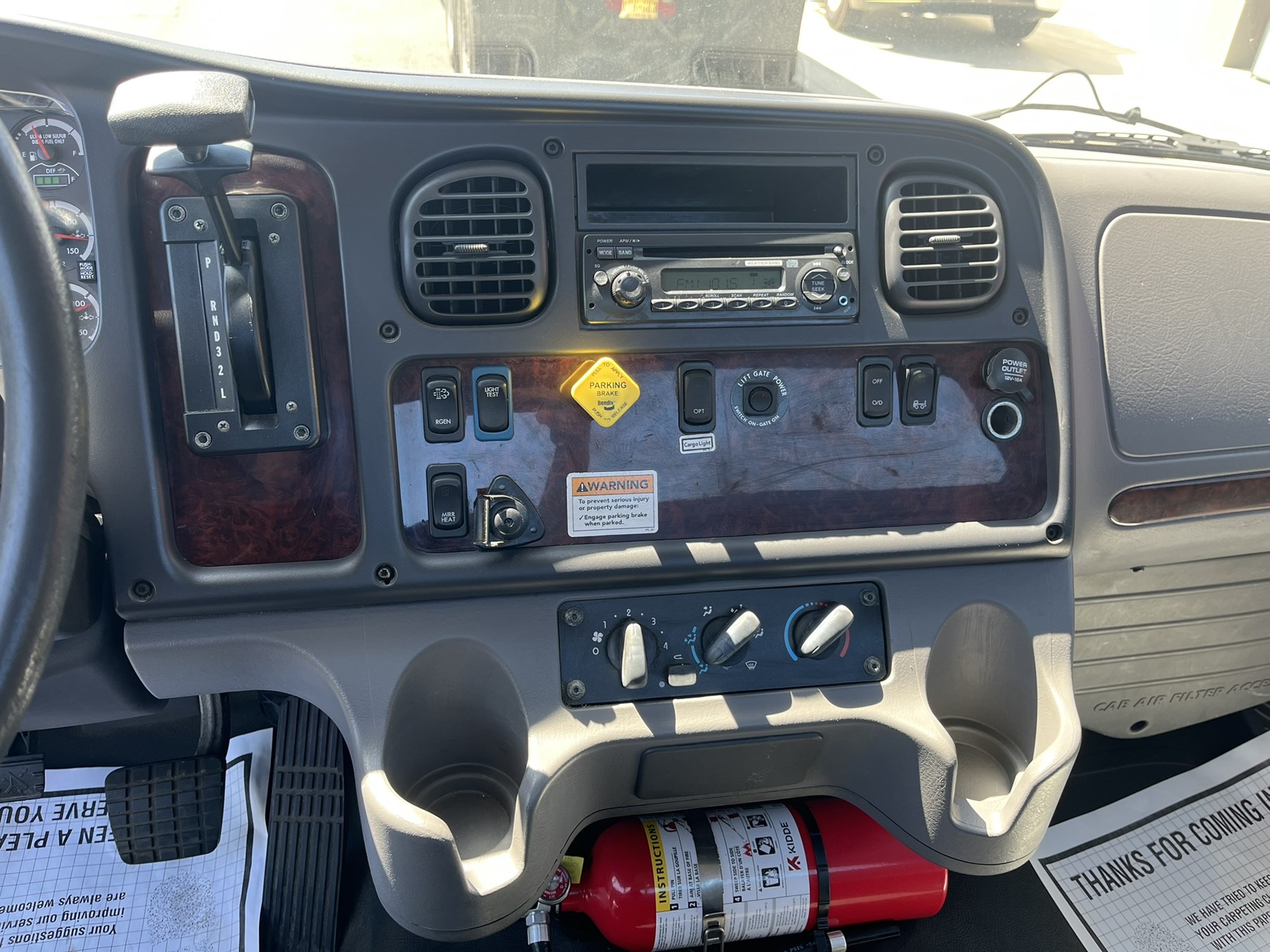 2015 FREIGHTLINER M2 1119803-11 2015 FREIGHTLINER M2 1119803-11