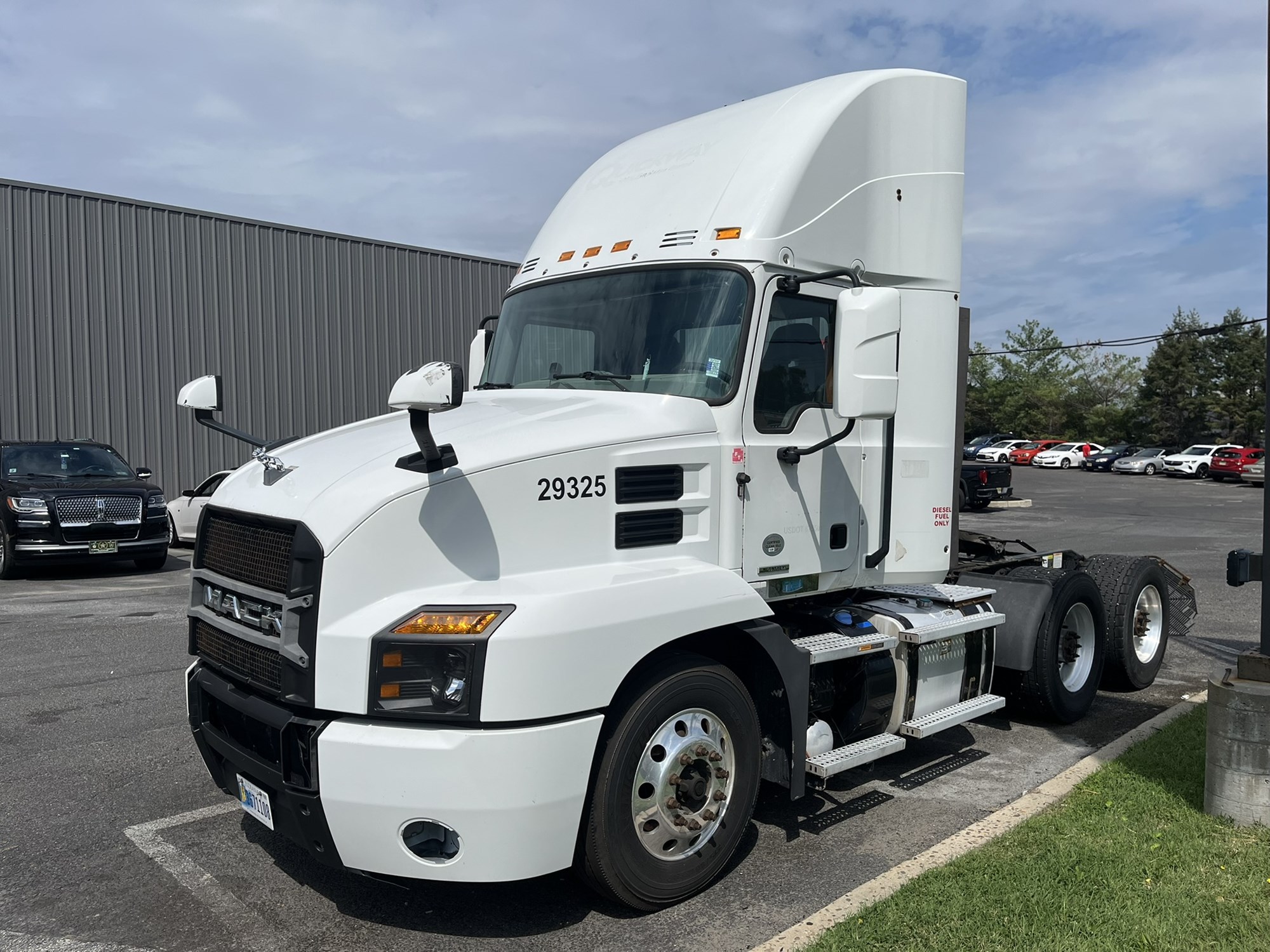 2019 MACK ANTHEM 2019 MACK ANTHEM - image 1 of 6