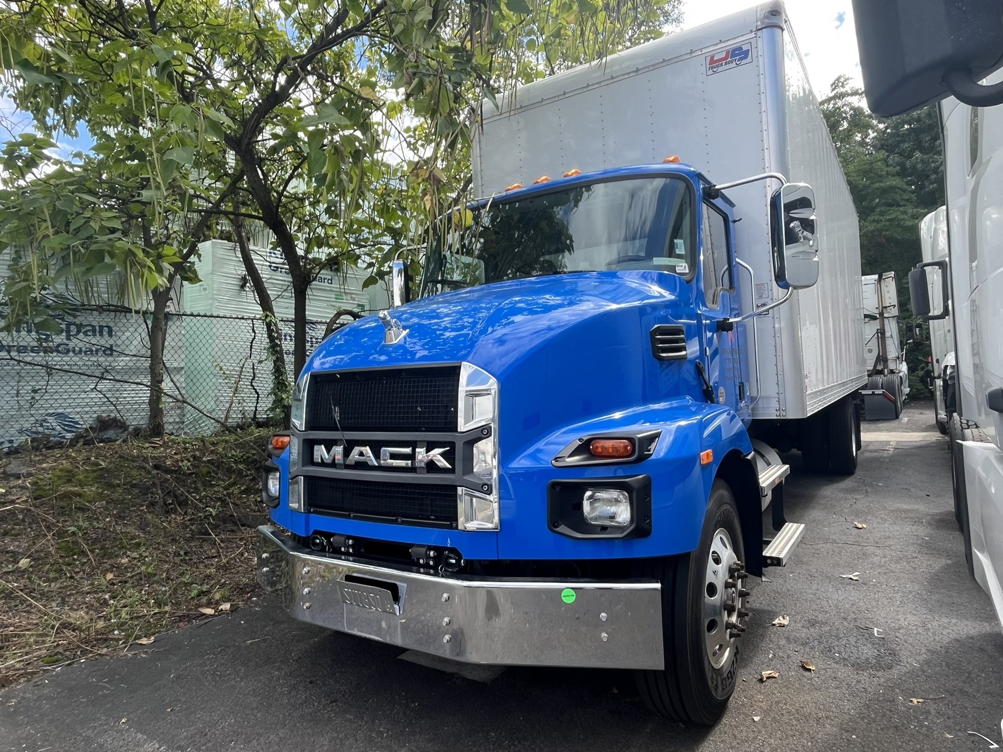 2024 Mack MD 2024 Mack MD - image 1 of 3