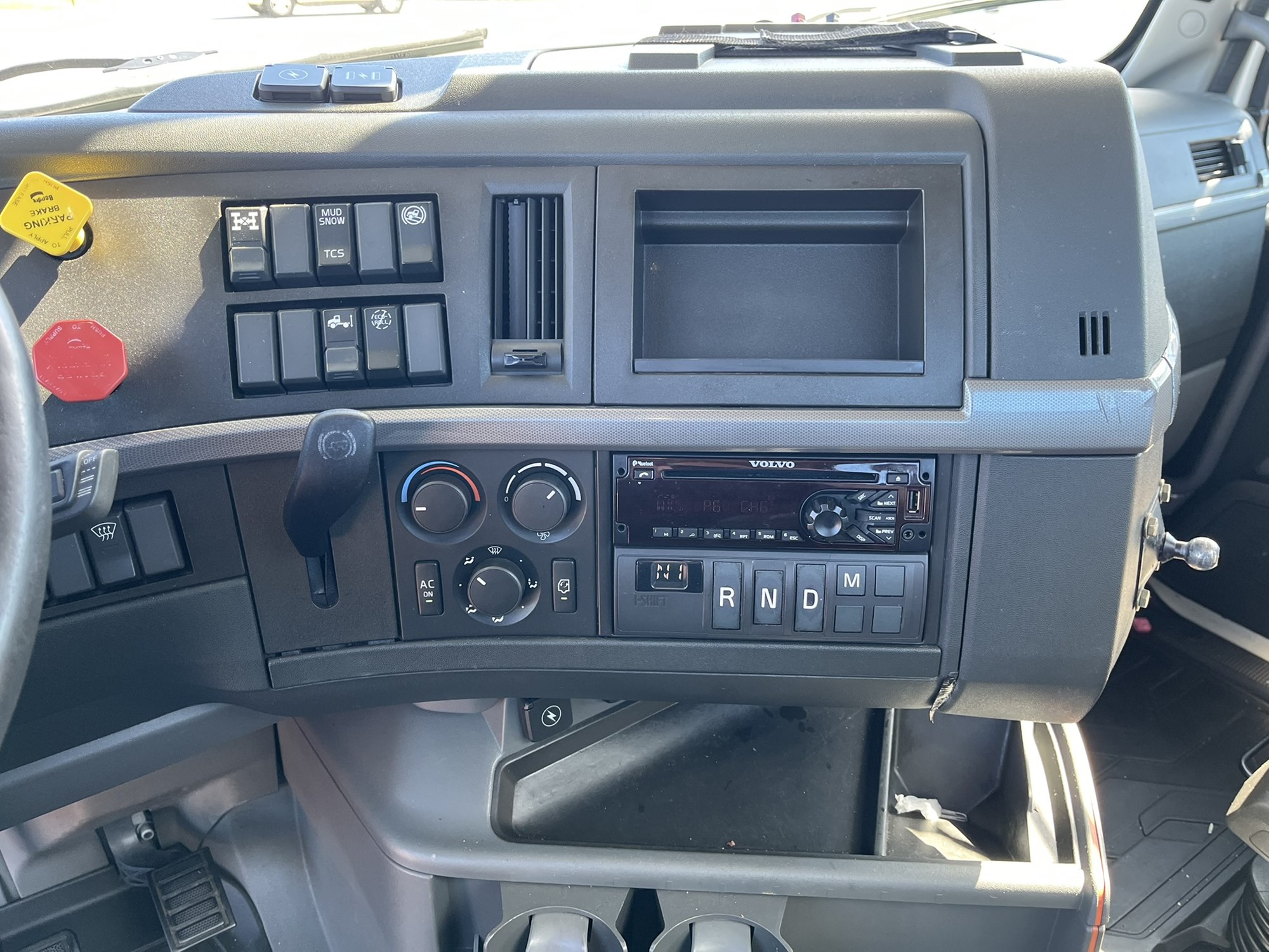2021 VOLVO VNR 1163005-10 2021 VOLVO VNR 1163005-10