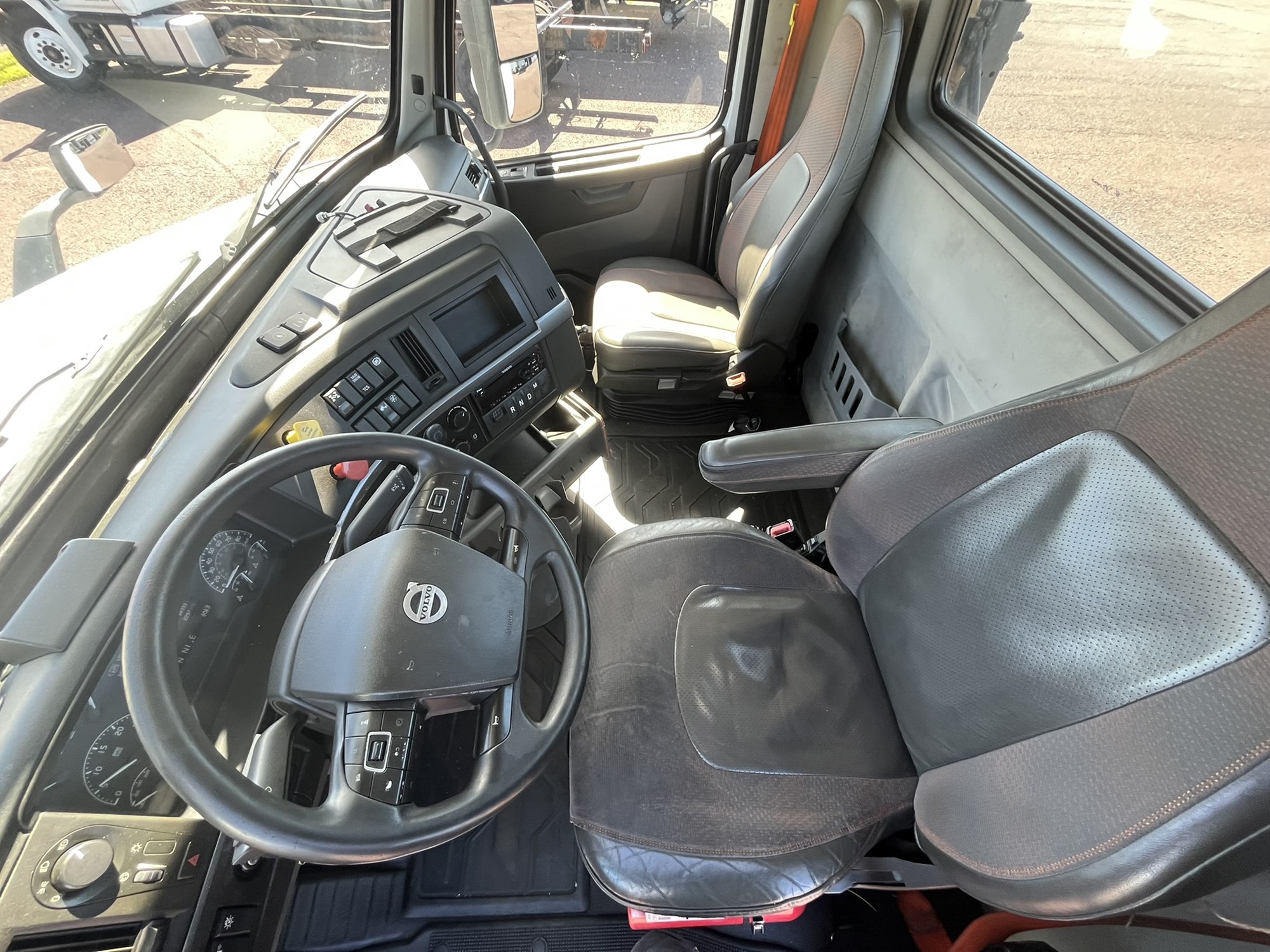 2021 VOLVO VNR 1163005-11 2021 VOLVO VNR 1163005-11