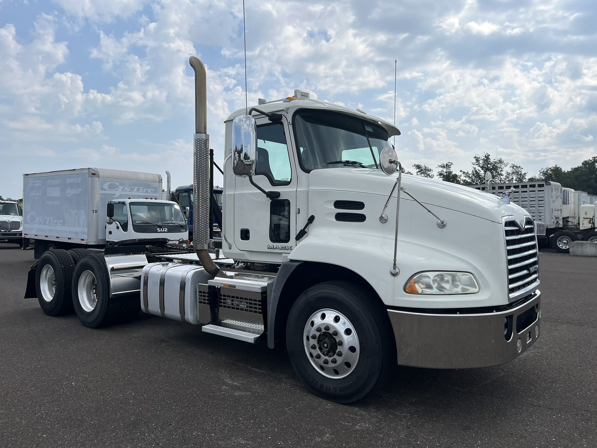2019 MACK CXU613 2019 MACK CXU613 - image 3 of 6