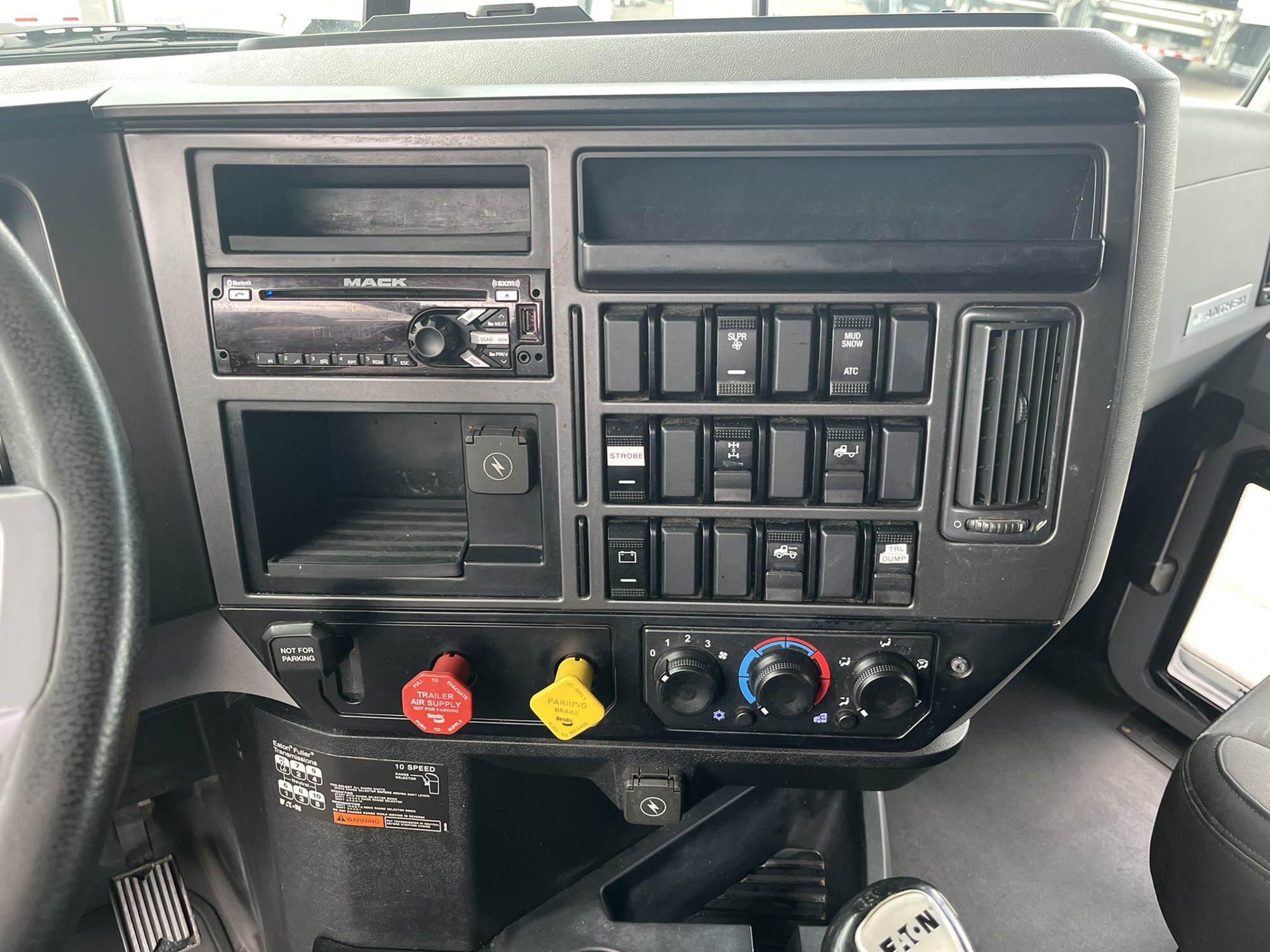 2019 MACK AN64T 1203034-10 2019 MACK AN64T 1203034-10