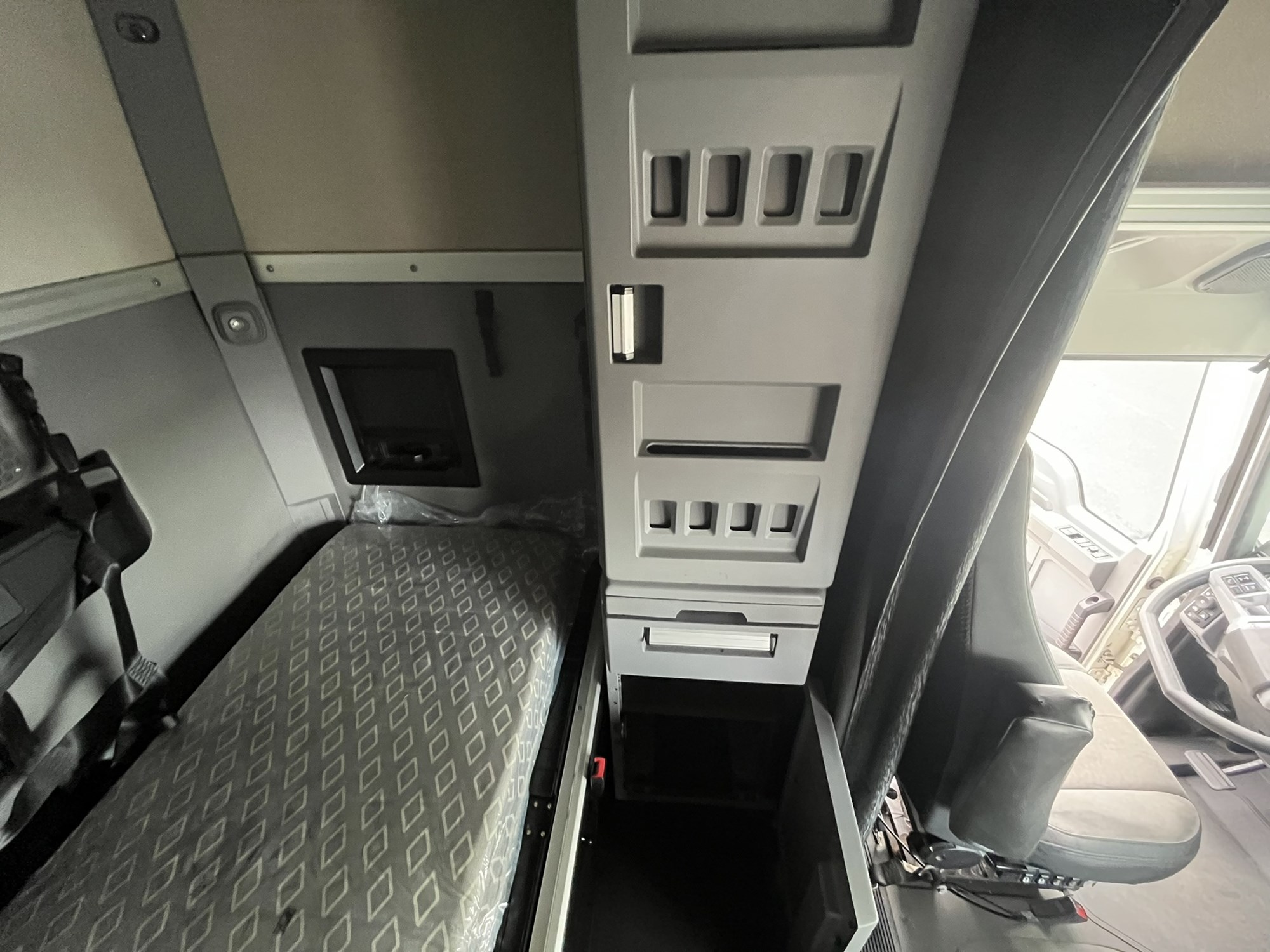 2019 MACK AN64T 1203034-13 2019 MACK AN64T 1203034-13