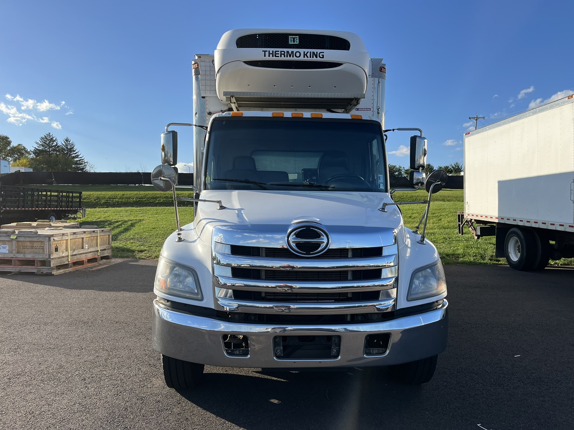 2019 HINO 338 2019 HINO 338 - image 2 of 6