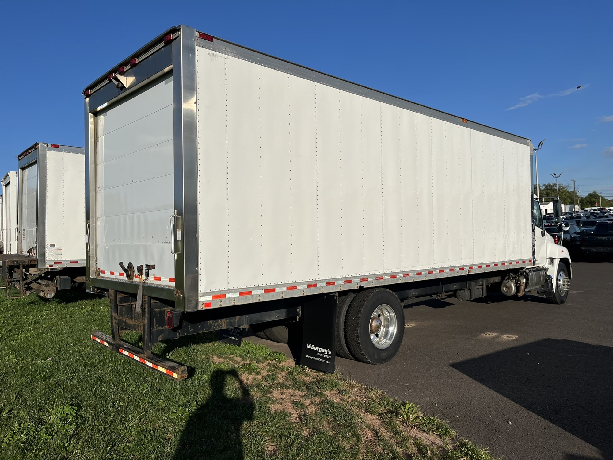 2019 HINO 338 2019 HINO 338 - image 4 of 6