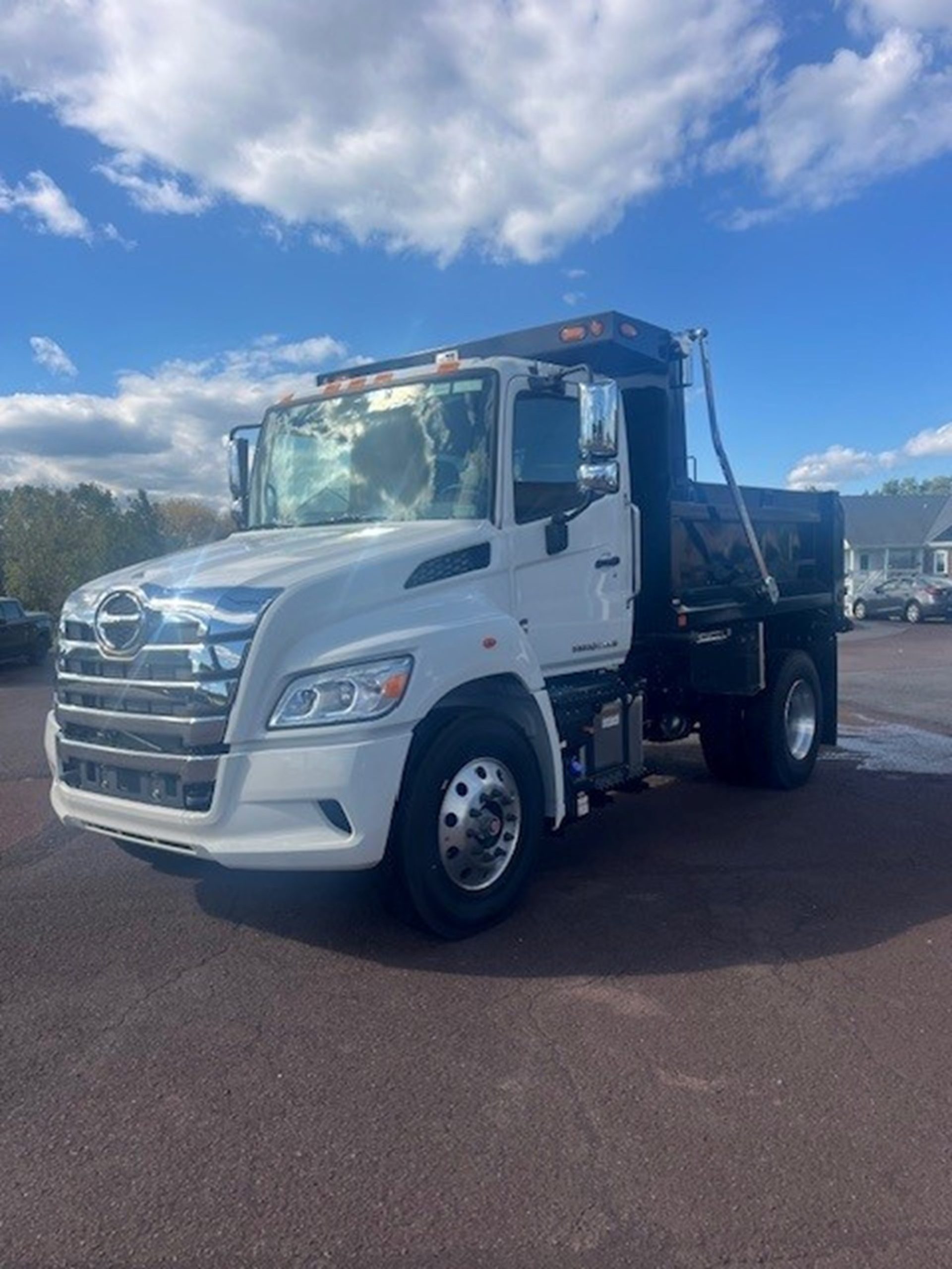 2026 Hino L7/L8/XL6 /XL7/ 2026 Hino L7/L8/XL6 /XL7/ - image 1 of 6