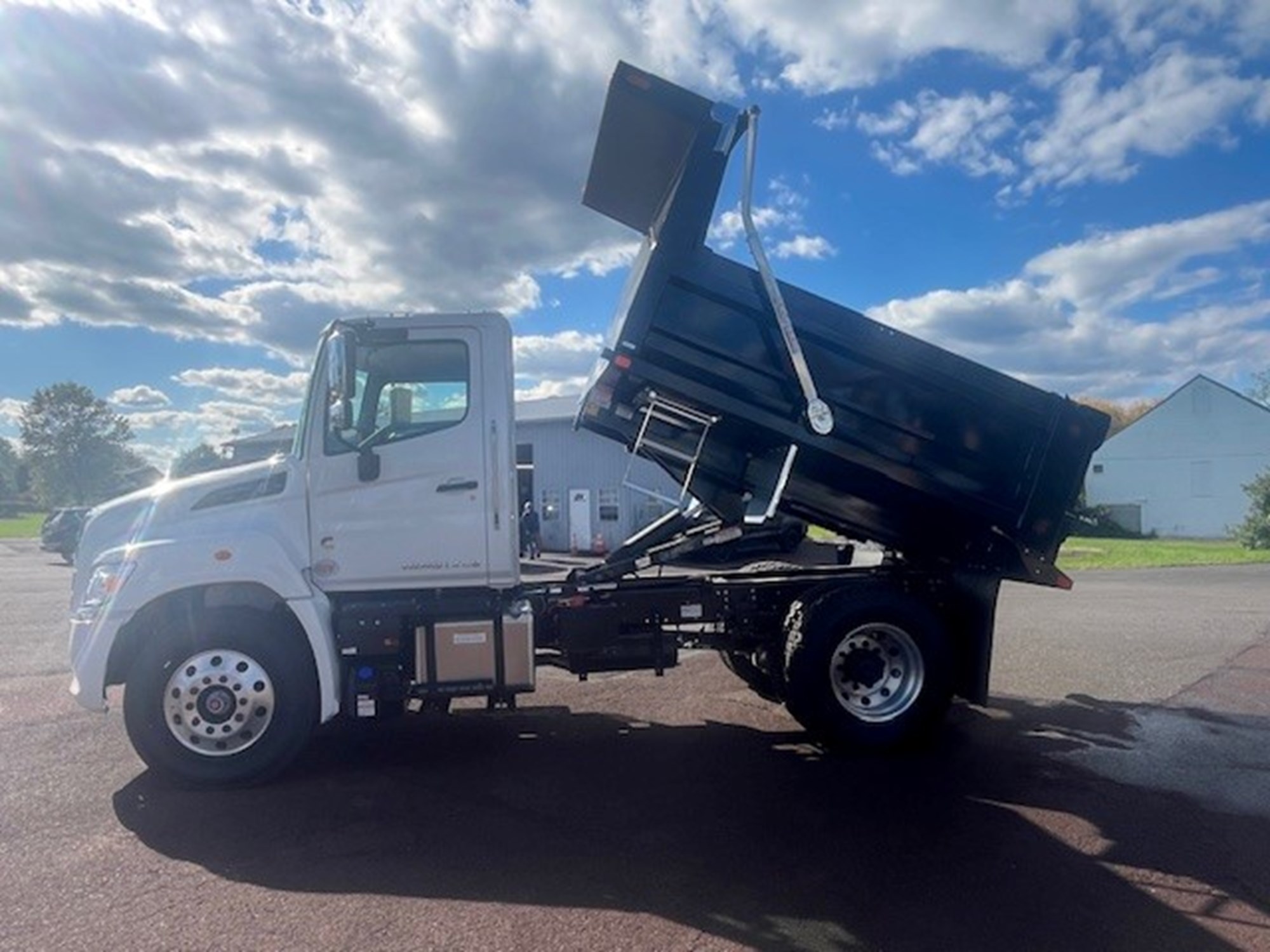 2026 Hino L7/L8/XL6 /XL7/ 2026 Hino L7/L8/XL6 /XL7/ - image 5 of 6