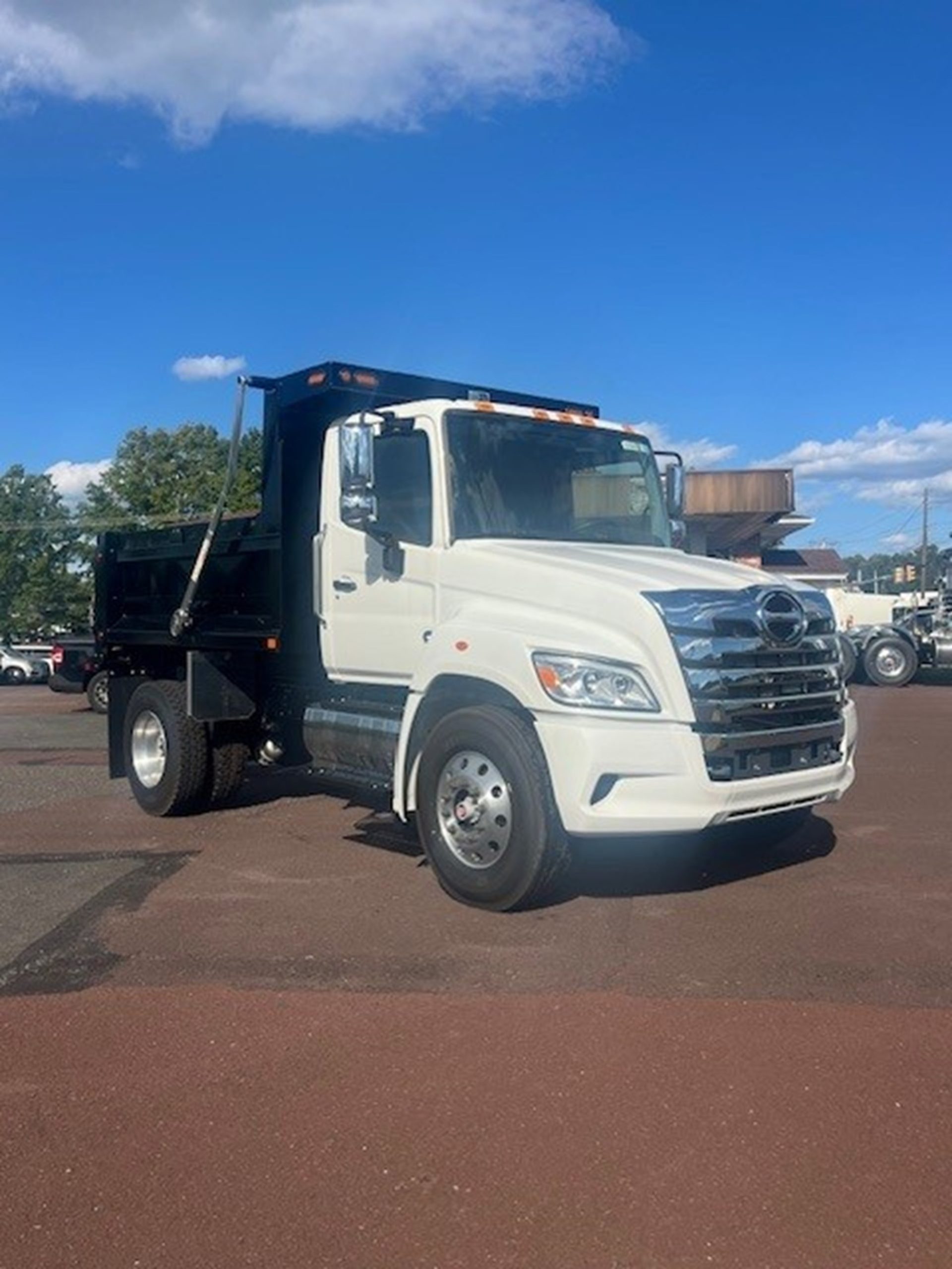 2026 HINO XL7 2026 HINO XL7 - image 3 of 6