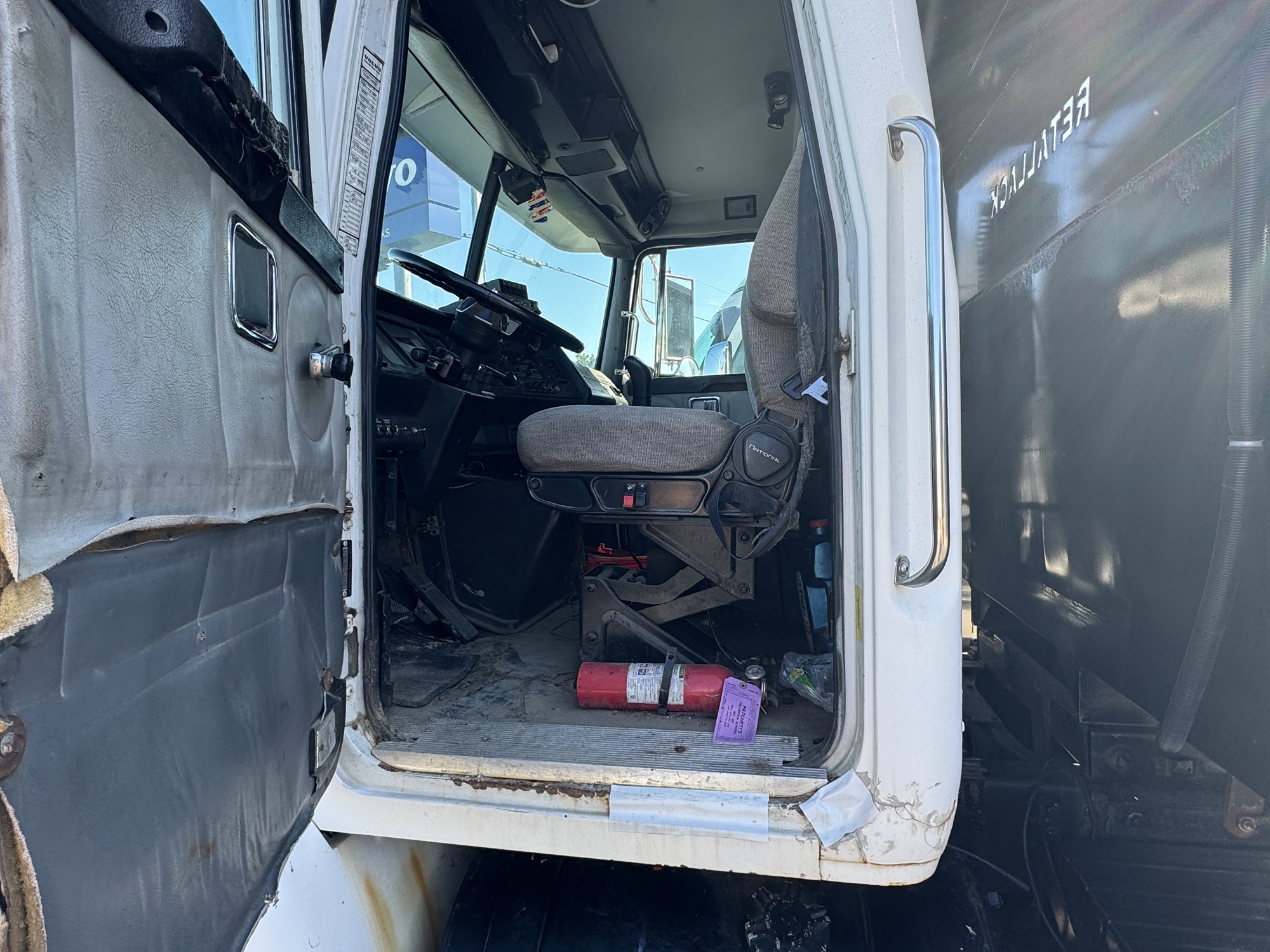 1997 VOLVO CONVENTIONAL 1108486-06 1997 VOLVO CONVENTIONAL 1108486-06