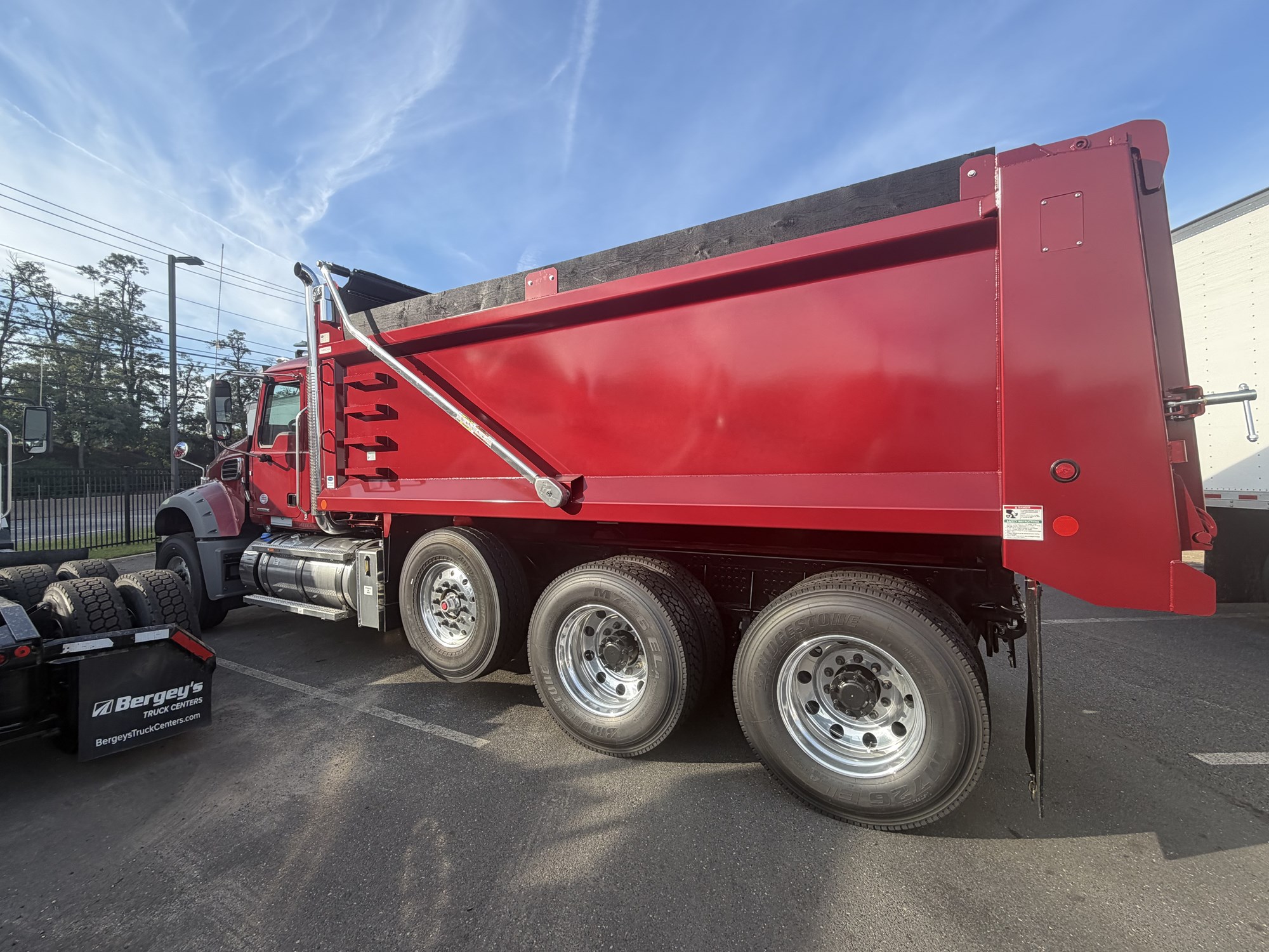 2027 MACK GR84F 2027 MACK GR84F - image 3 of 4