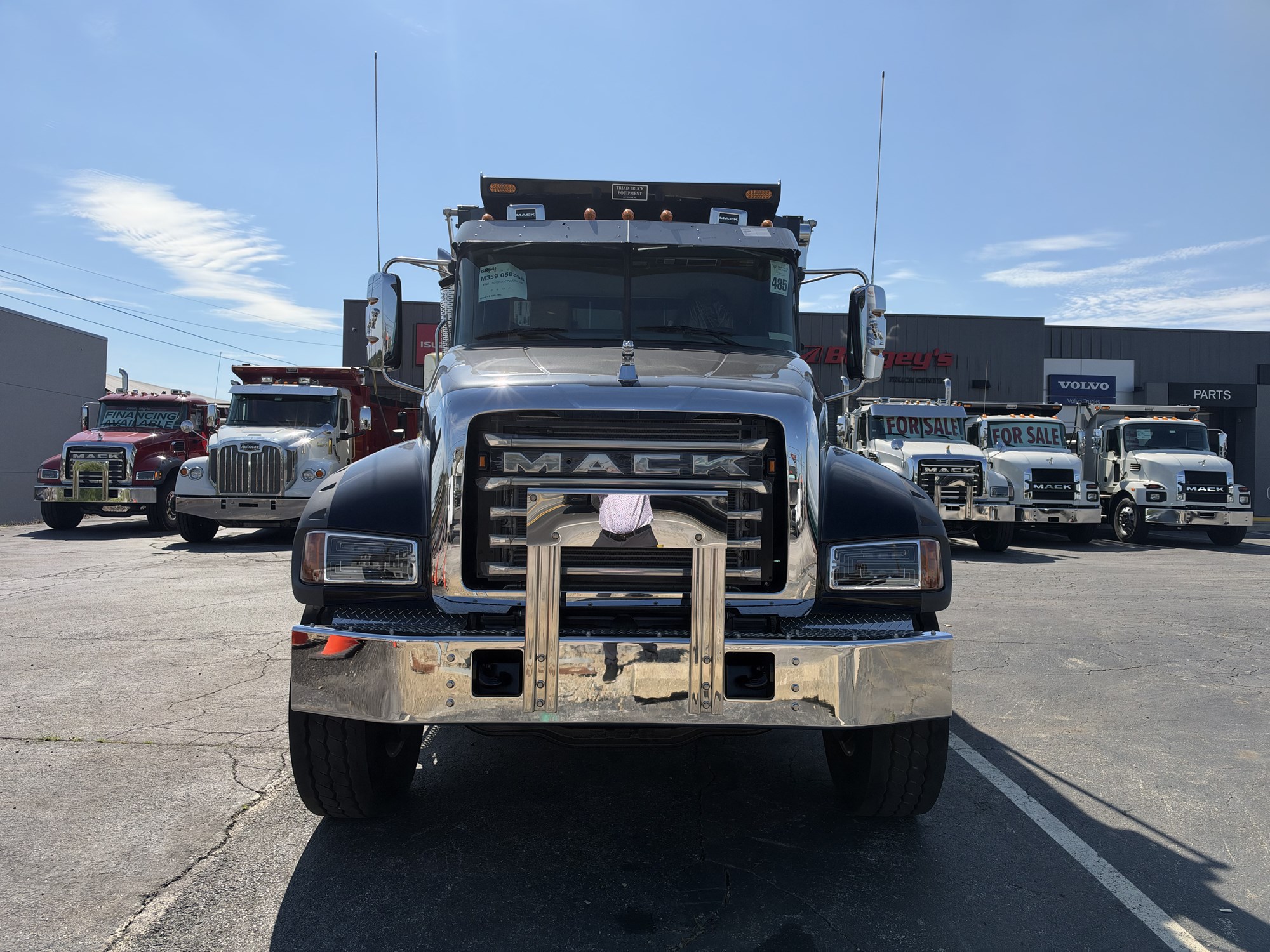 2027 MACK GR64F 2027 MACK GR64F - image 3 of 5