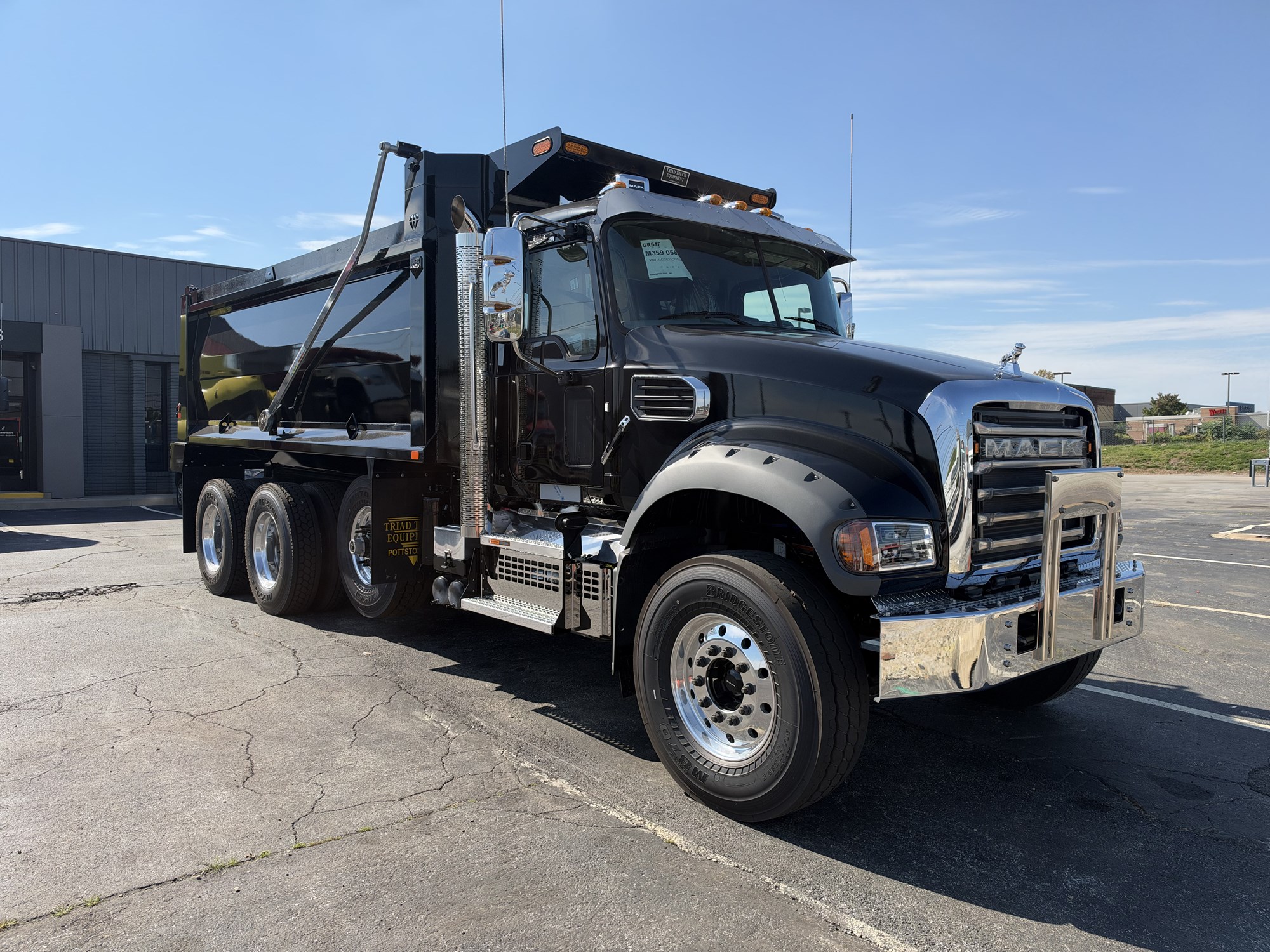 2027 MACK GR64F 2027 MACK GR64F - image 4 of 5