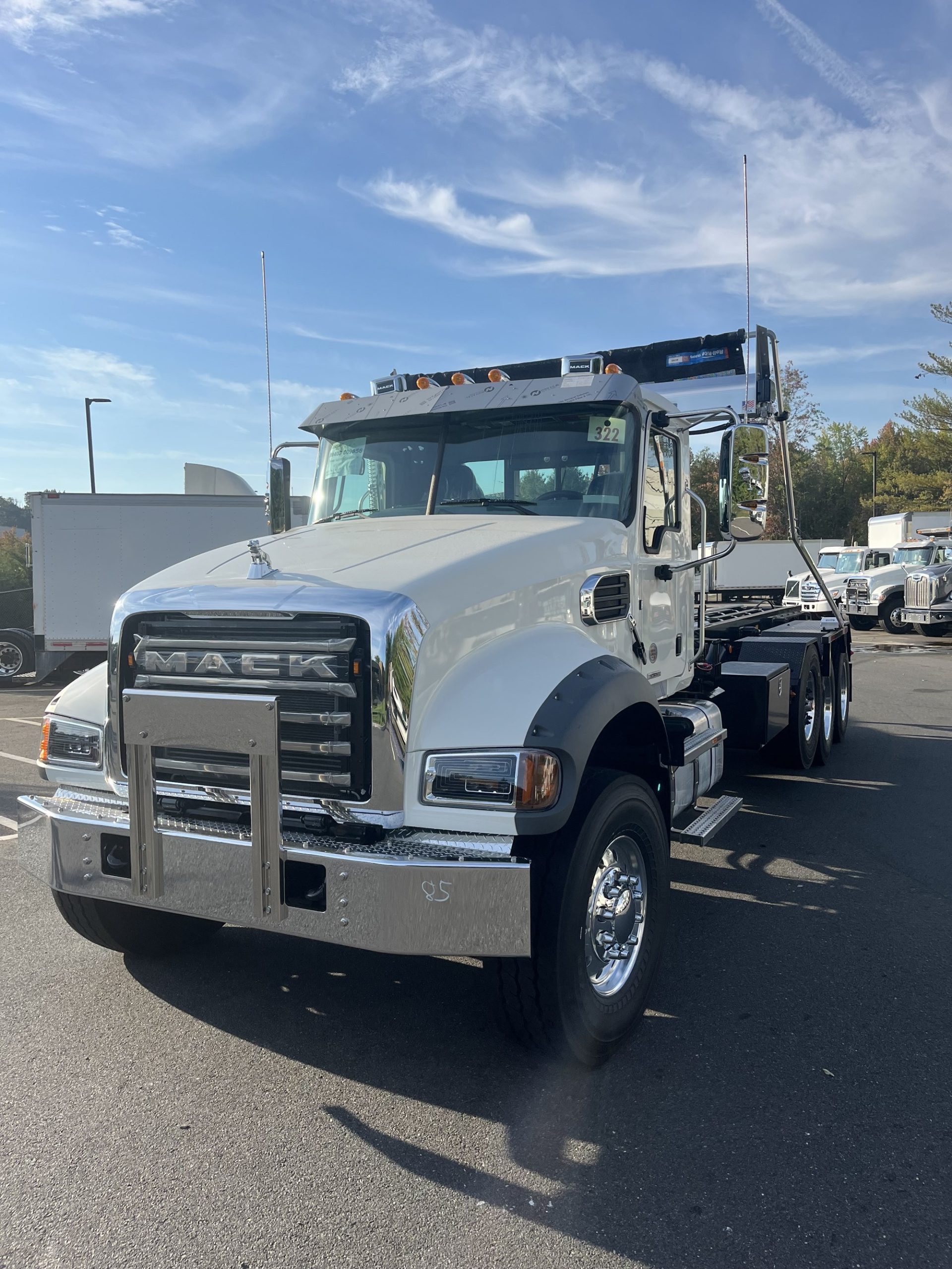 2027 MACK GR84F 2027 MACK GR84F - image 2 of 6