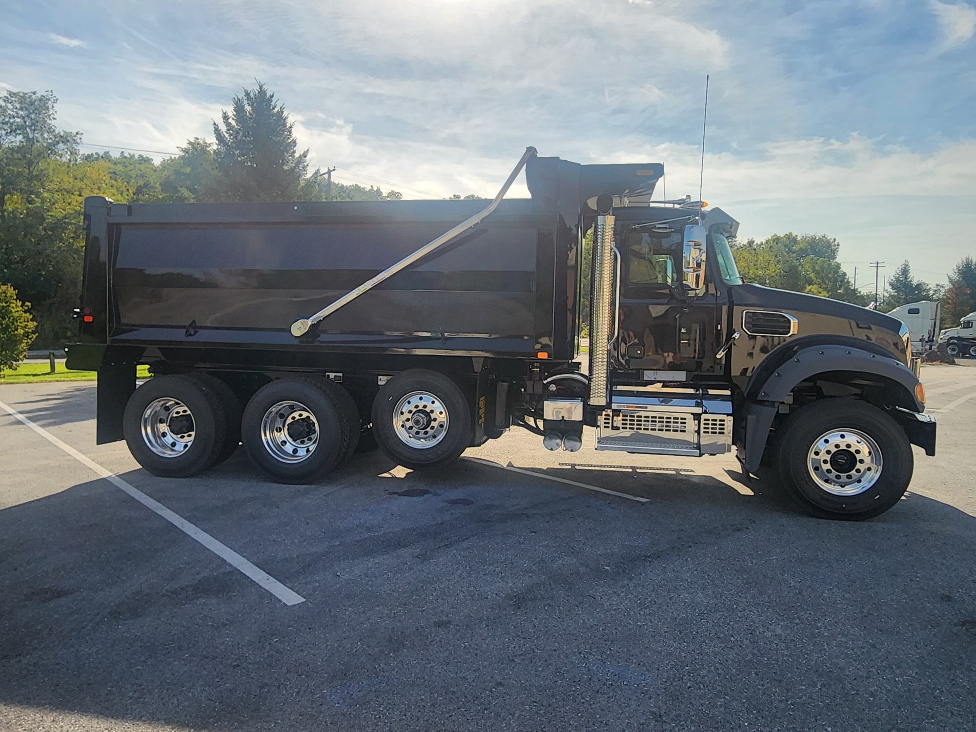 2027 MACK GR64F 2027 MACK GR64F - image 1 of 6