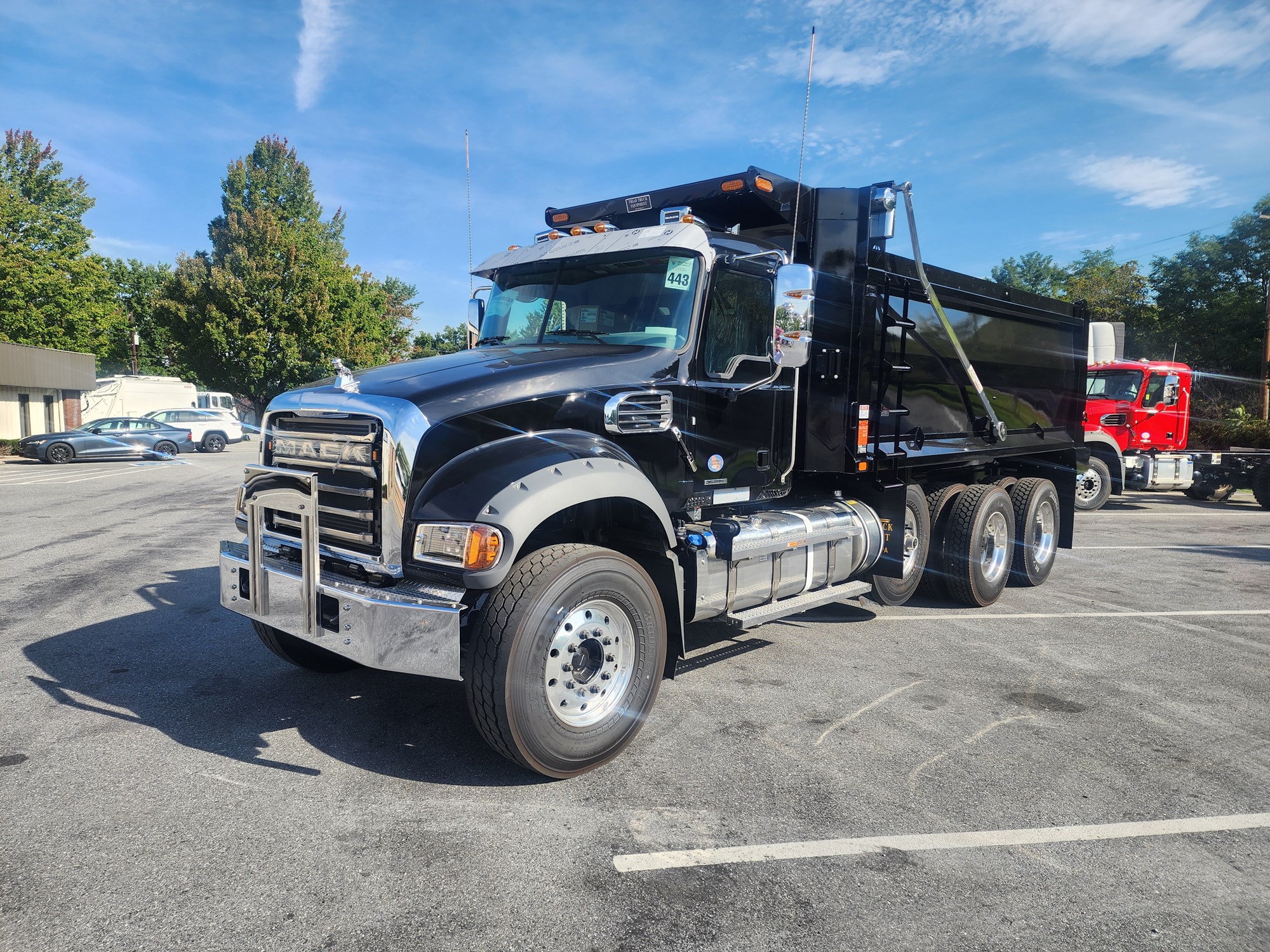 2027 MACK GR64F 2027 MACK GR64F - image 2 of 6