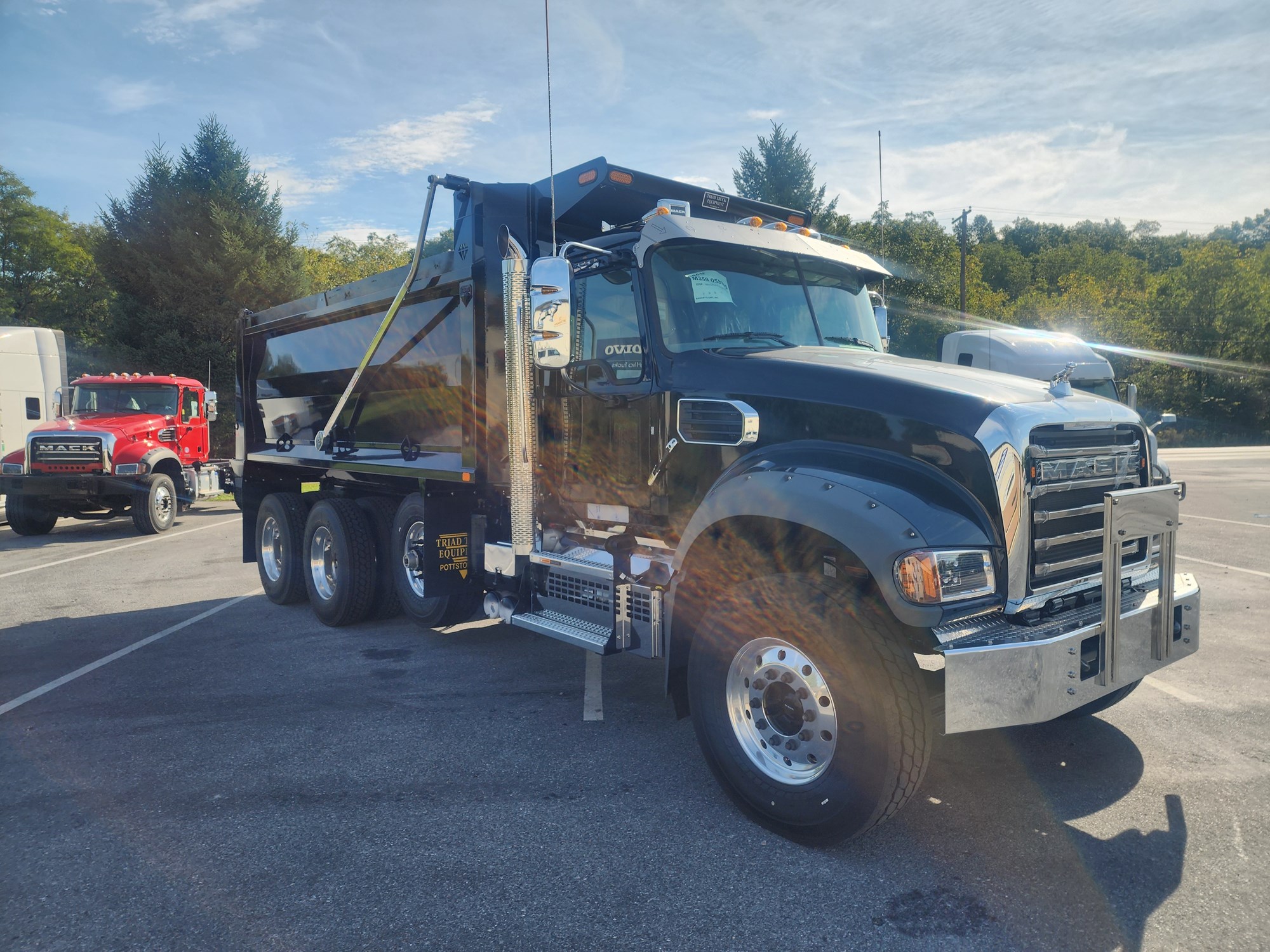 2027 MACK GR64F 2027 MACK GR64F - image 4 of 6