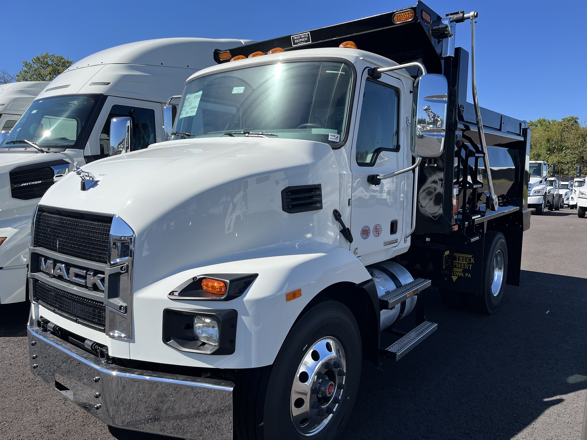2027 MACK MD742 2027 MACK MD742 - image 1 of 6