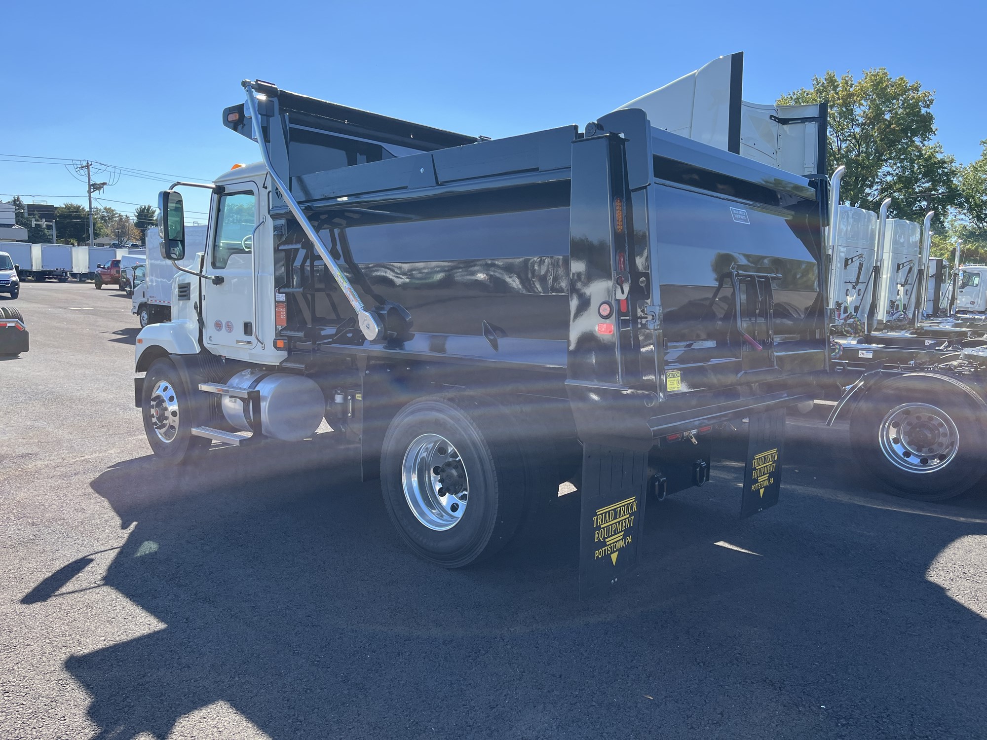 2027 MACK MD742 2027 MACK MD742 - image 4 of 6
