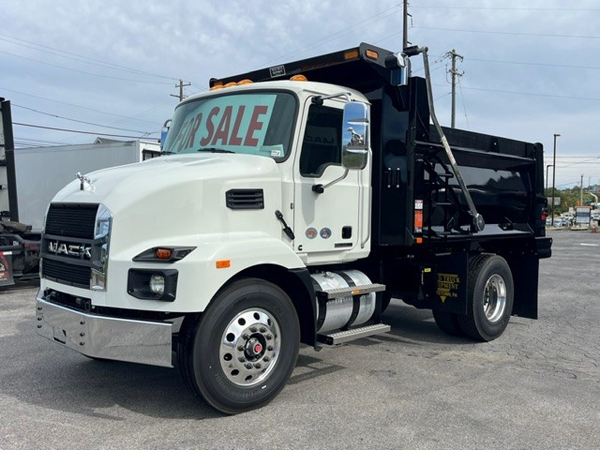 2027 MACK MD742 2027 MACK MD742 - image 2 of 6
