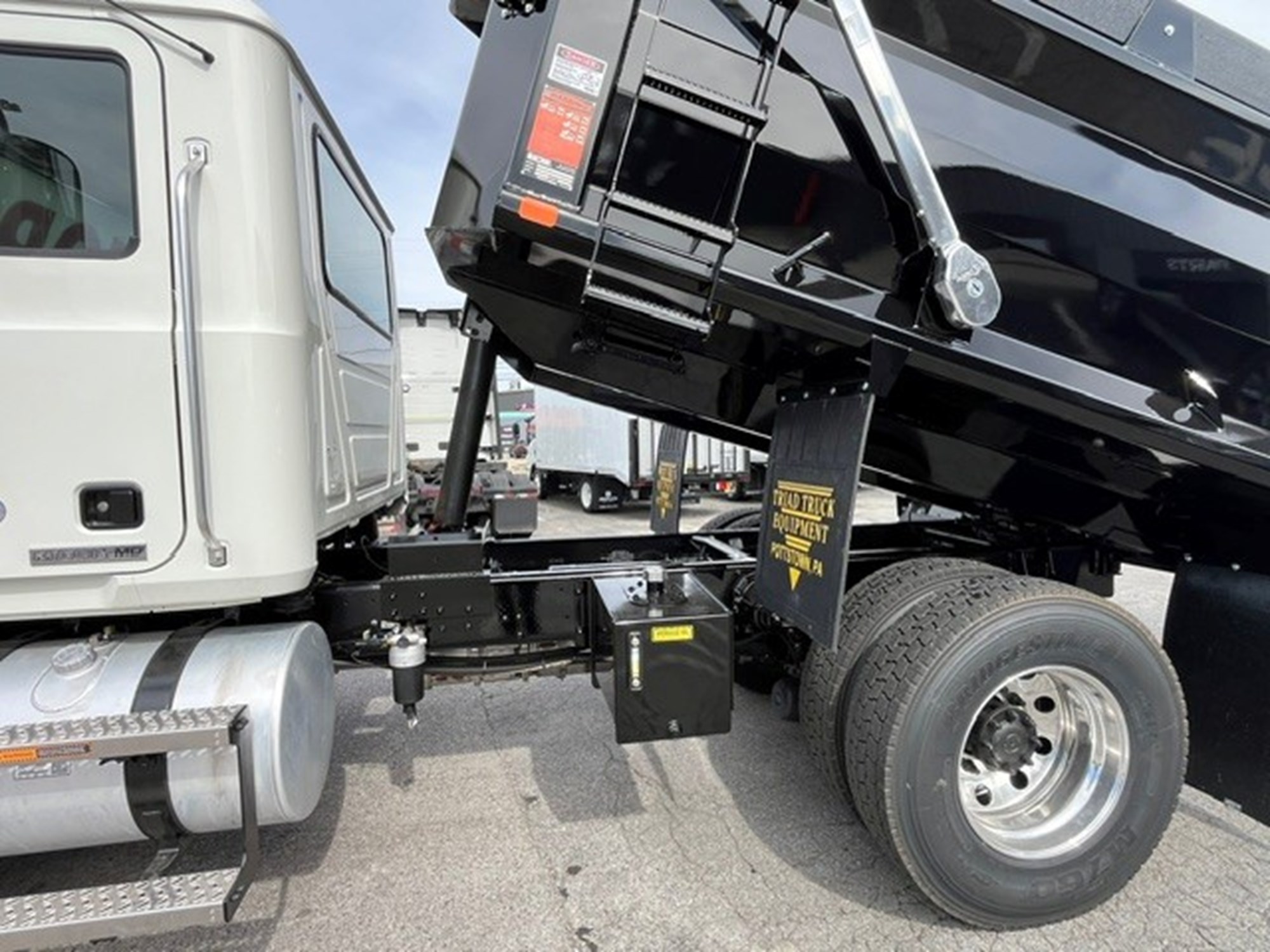 2027 MACK MD742 2027 MACK MD742 - image 4 of 6