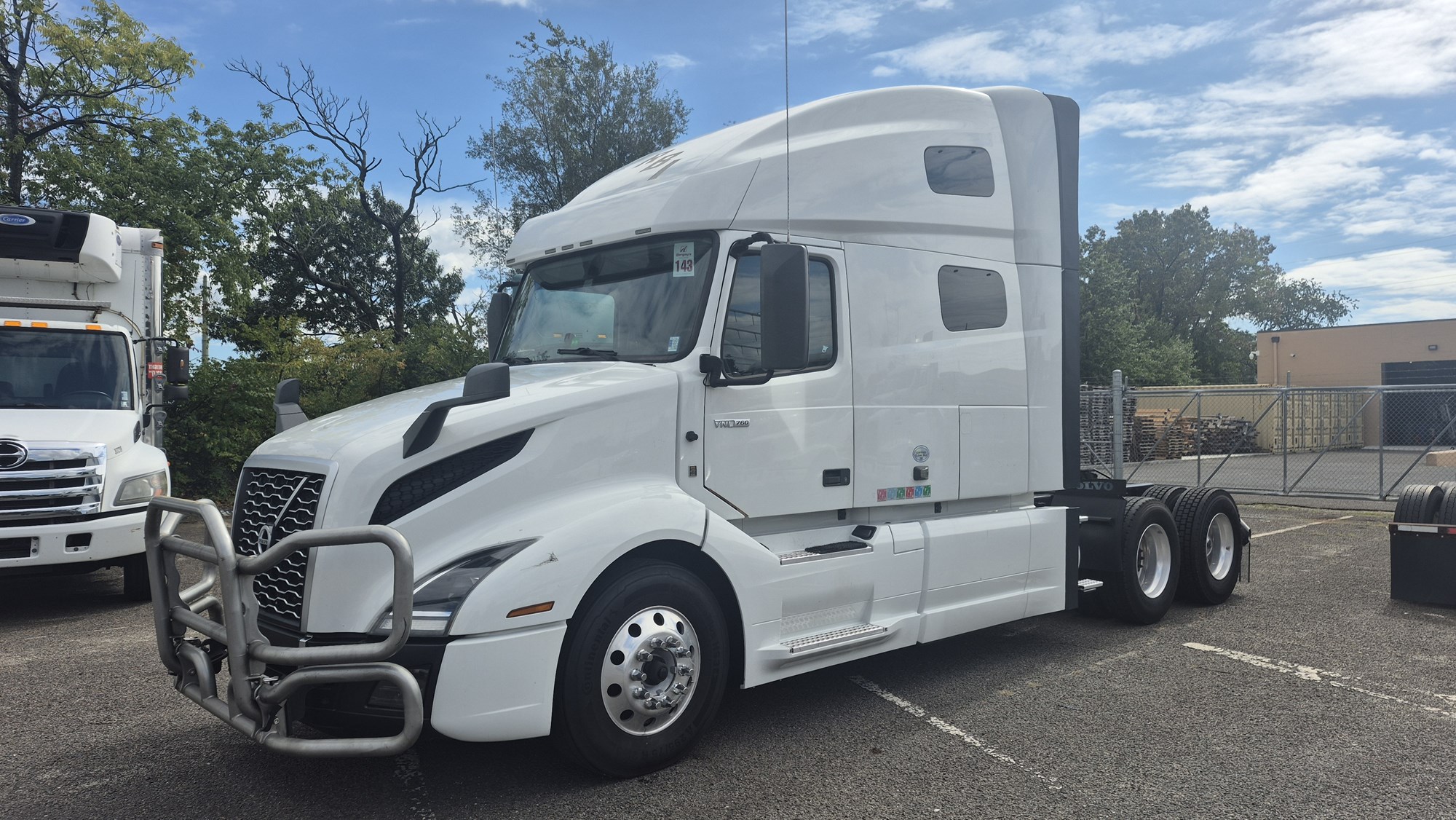 2022 VOLVO VNL64T760 2022 VOLVO VNL64T760 - image 1 of 6