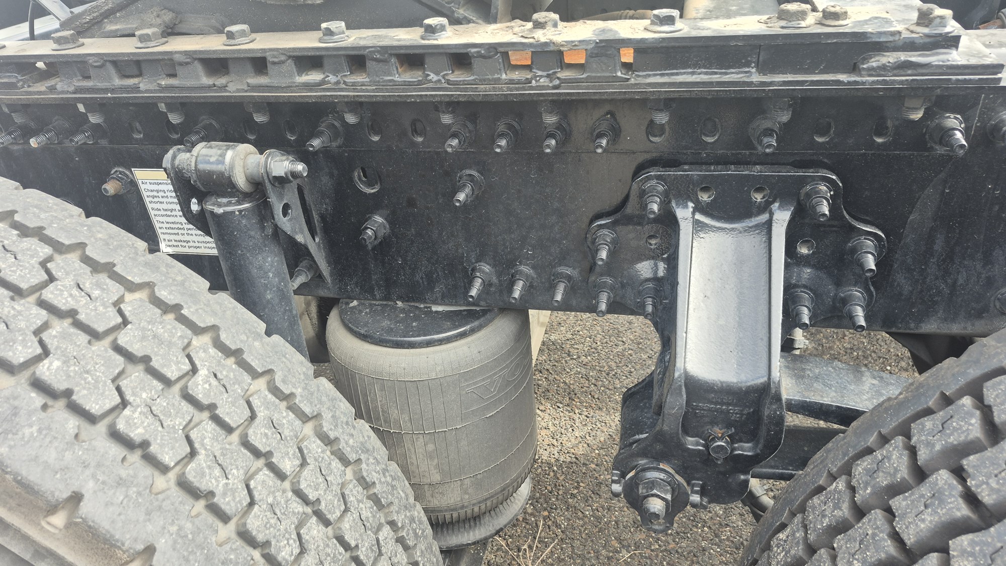 2022 VOLVO VNL64T760 1121887-23 2022 VOLVO VNL64T760 1121887-23