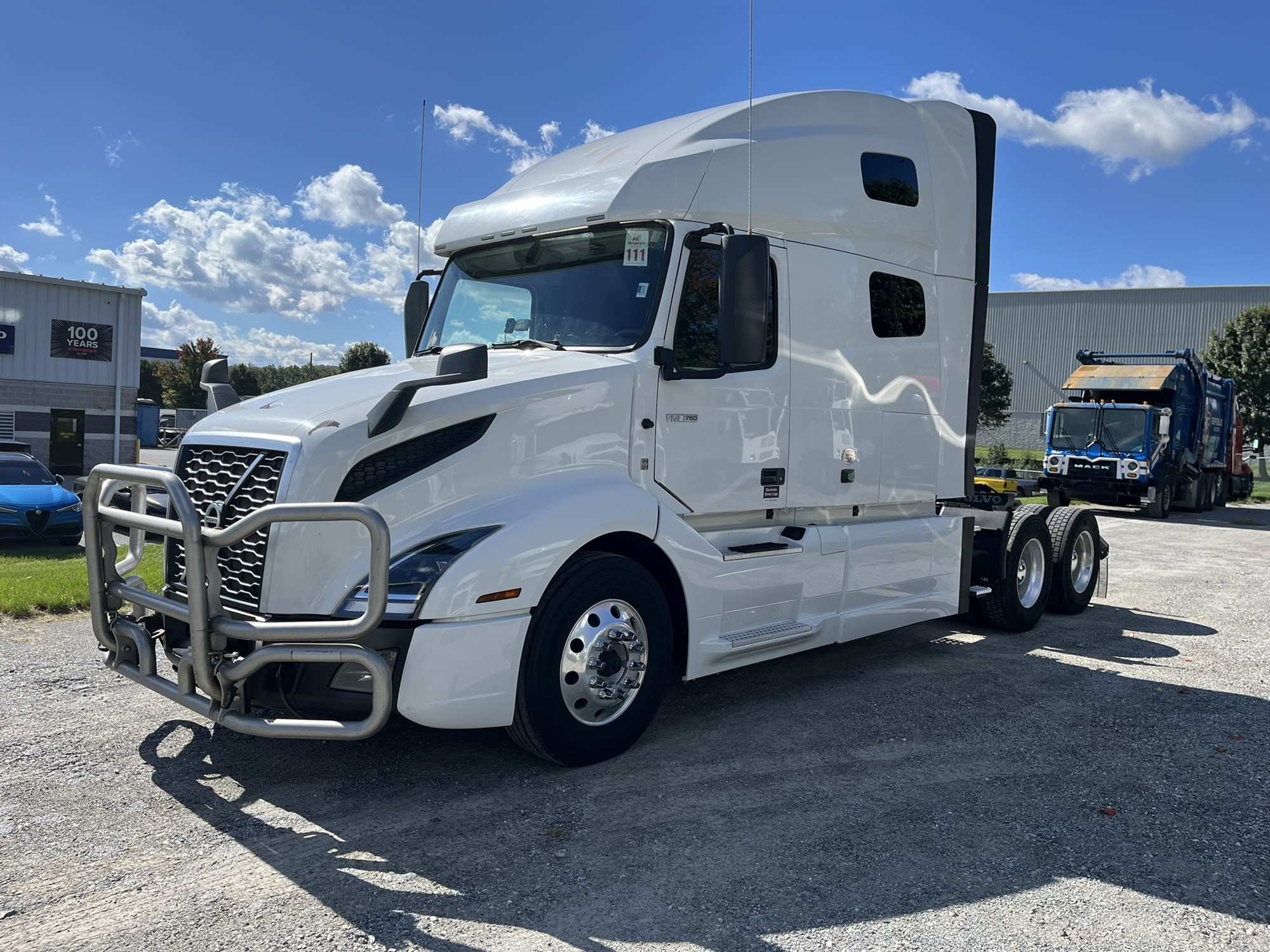 2022 VOLVO VNL 760 2022 VOLVO VNL 760 - image 1 of 6