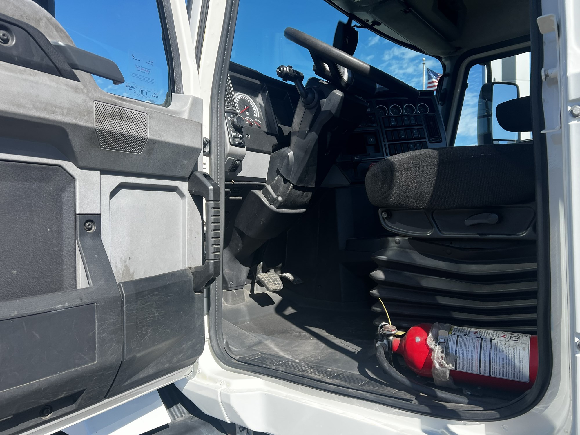 2023 MACK ANTHEM 2023 MACK ANTHEM - image 4 of 6