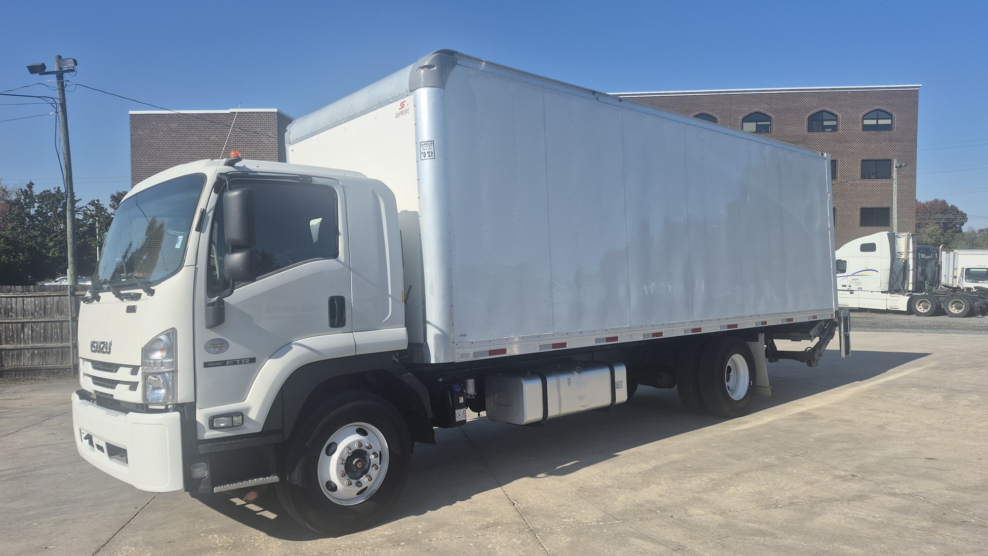 2019 ISUZU FTR 1122855-01 2019 ISUZU FTR 1122855-01