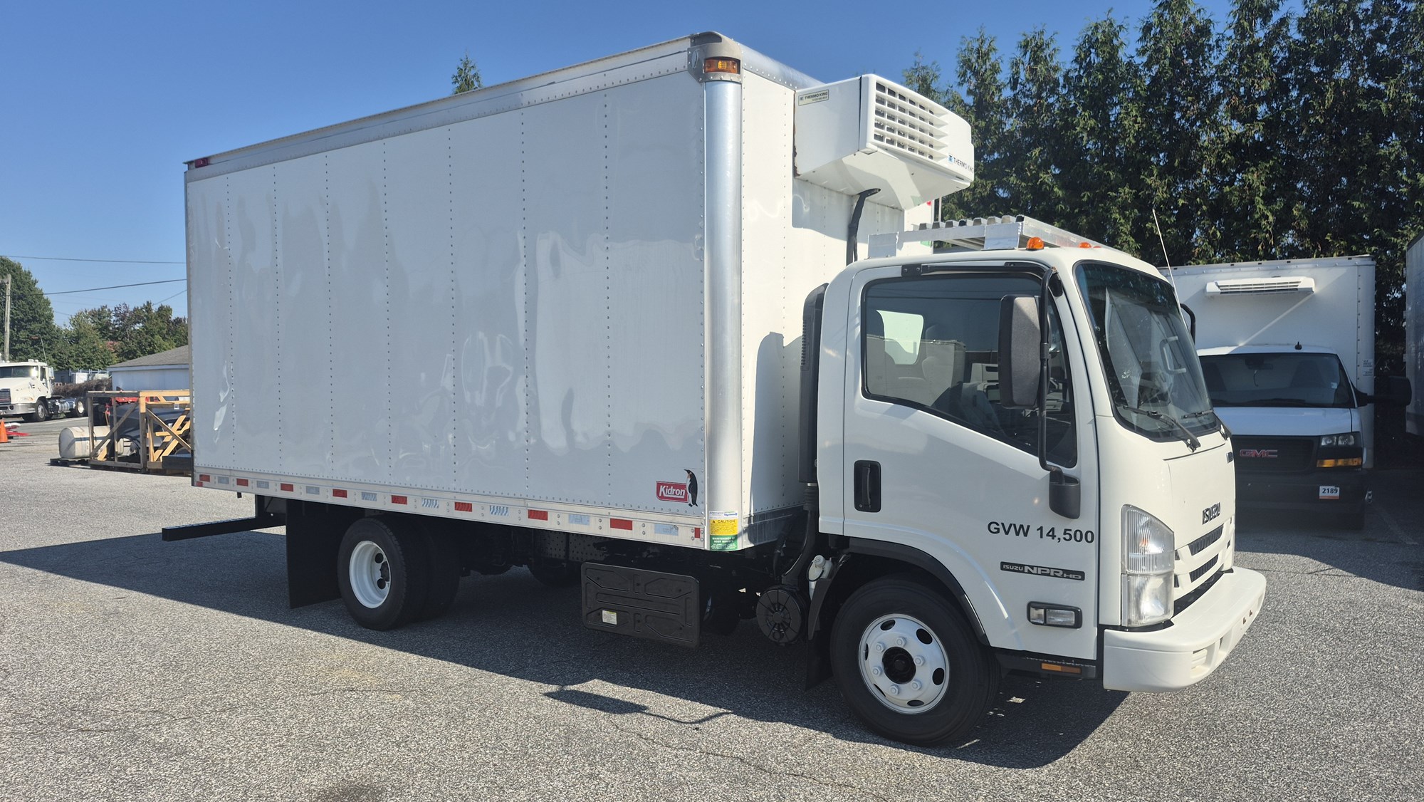 2022 ISUZU NPR 2022 ISUZU NPR - image 3 of 6