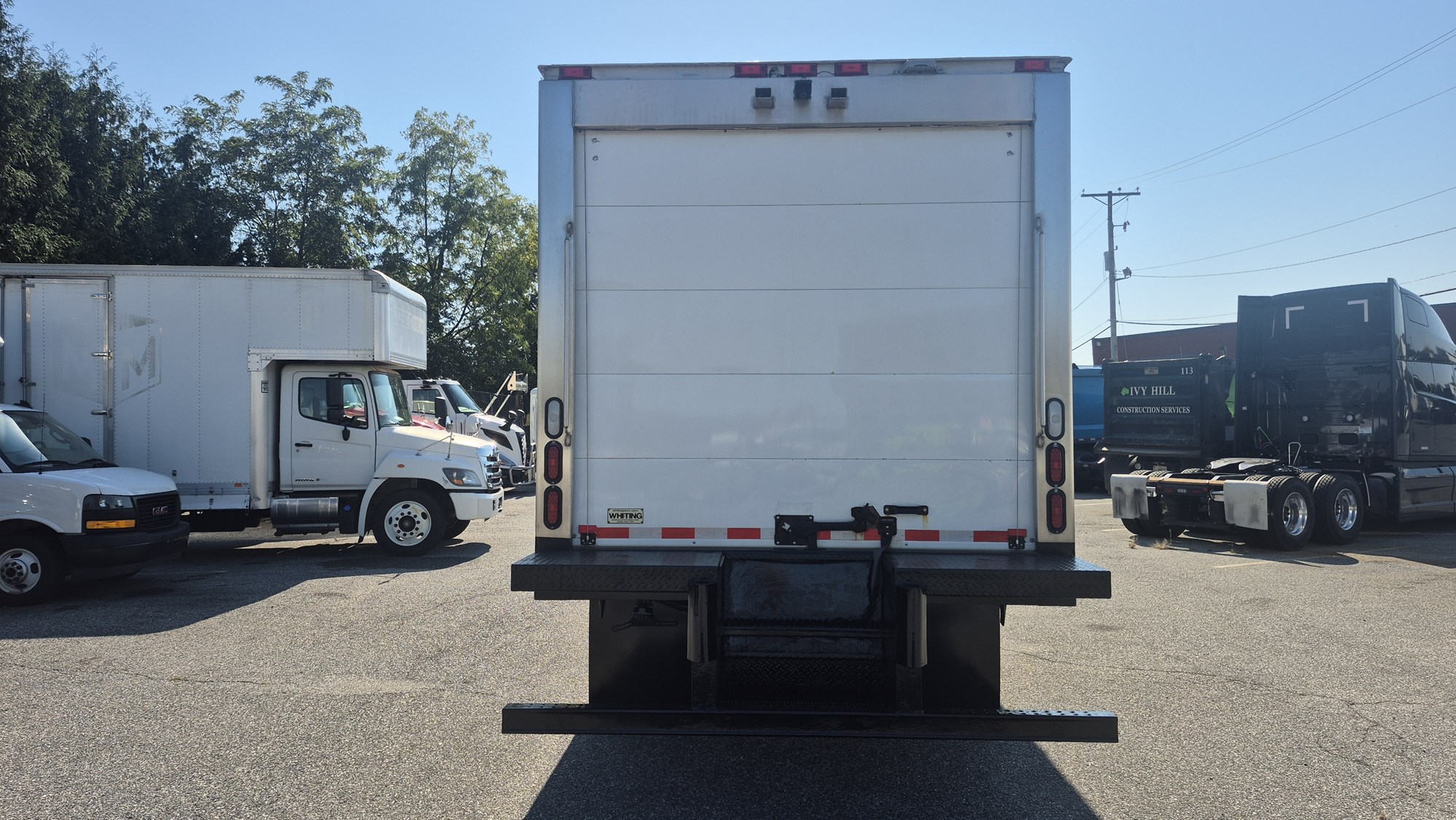 2022 ISUZU NPR 2022 ISUZU NPR - image 4 of 6