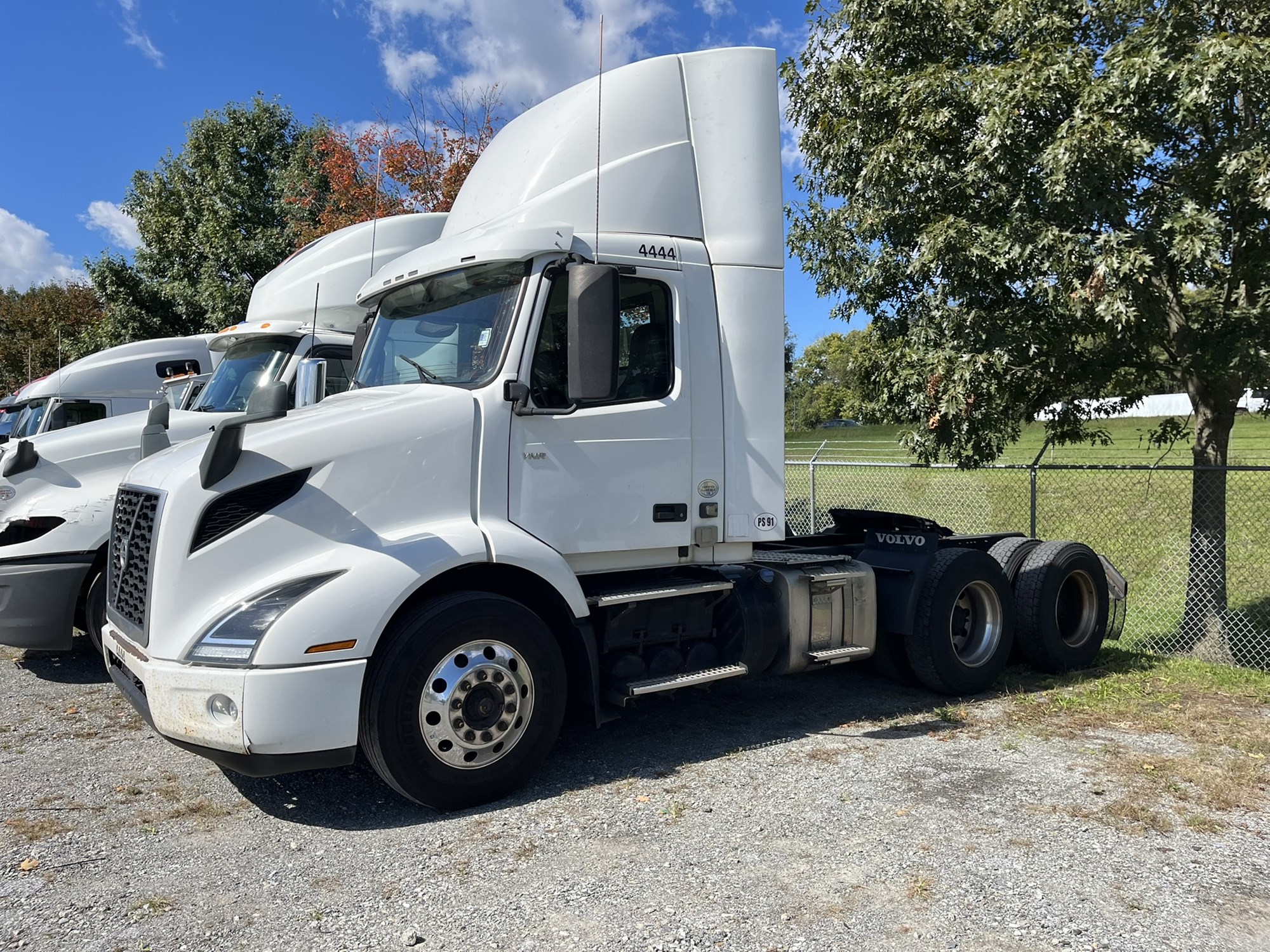 2021 VOLVO VNR 1170412-01 2021 VOLVO VNR 1170412-01