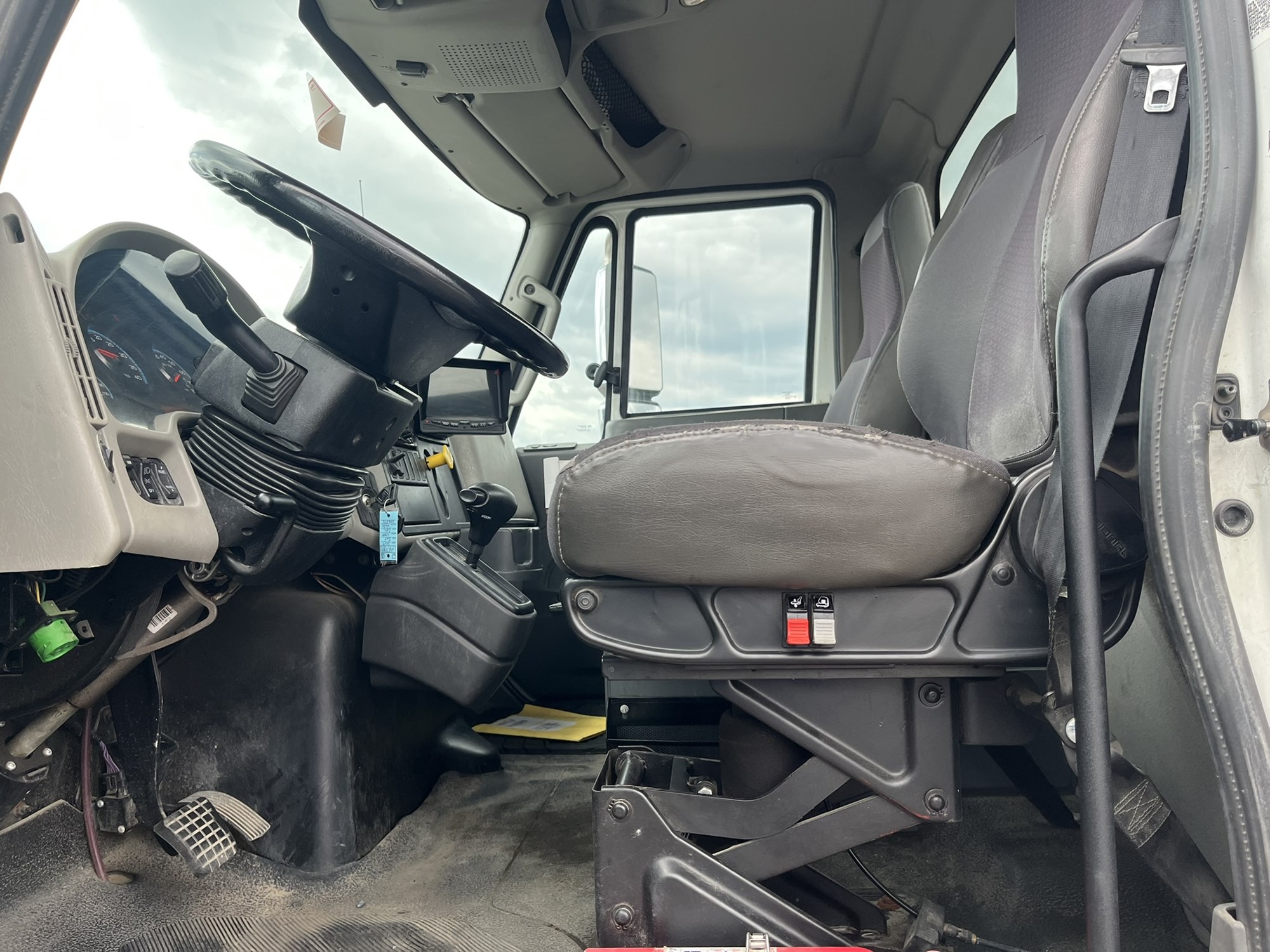 2019 INTERNATIONAL 4300 1203057-07 2019 INTERNATIONAL 4300 1203057-07